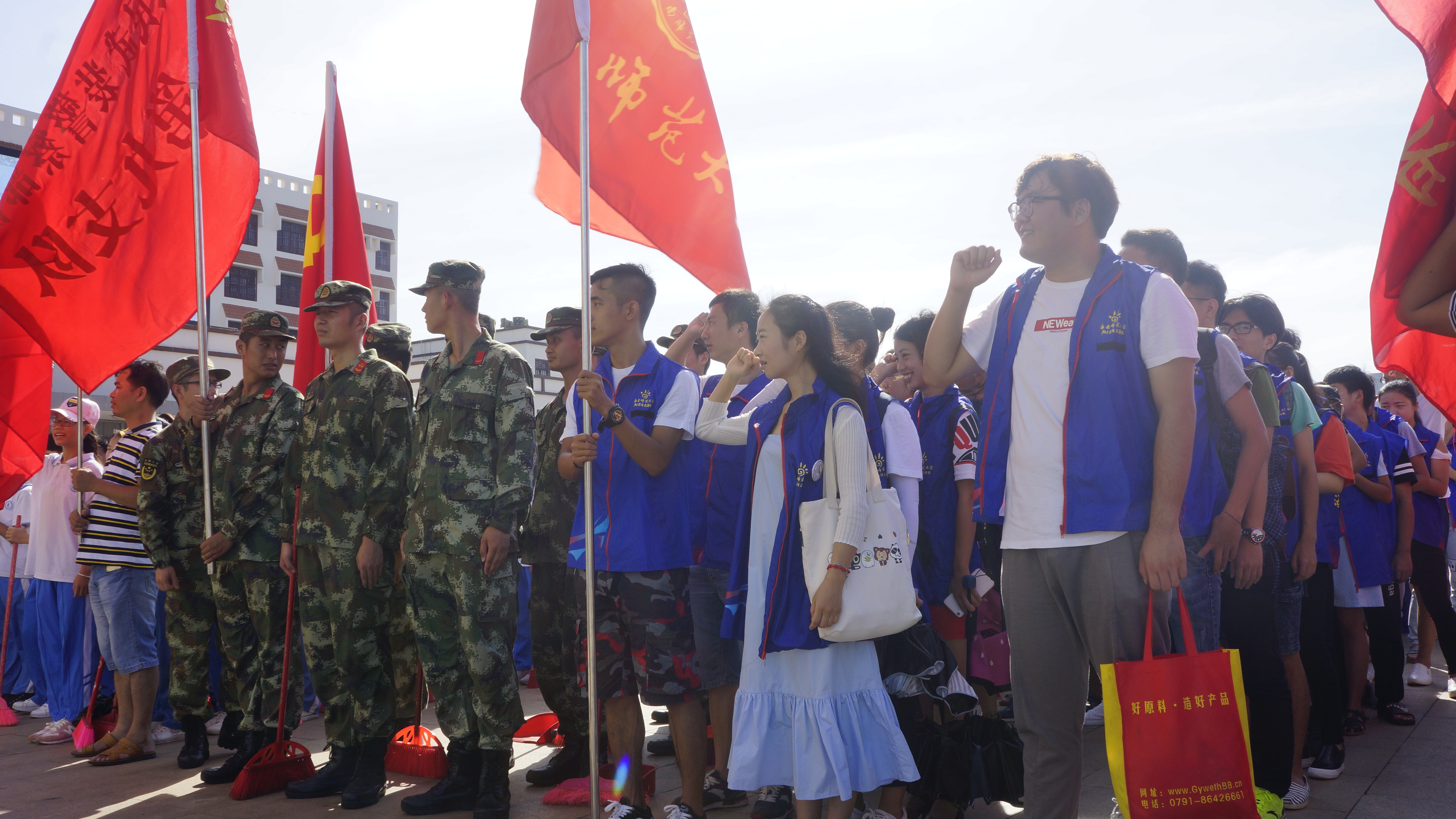 青年之声・文学院志愿者参加桂林洋开区“喜迎七一 净化家园 决胜创文”工作誓师大会