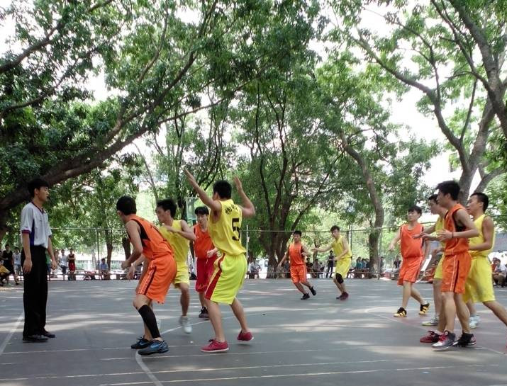 决战数统，夺霸球坛——记物电学院“欢送杯”篮球南校区决赛