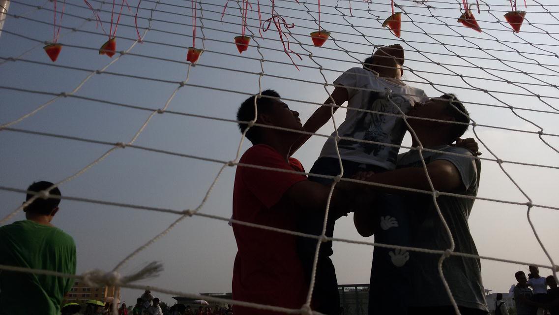 趣味无限 青春飞扬――记政法学院参与趣味运动会活动