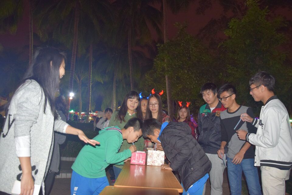 游生科 扬传统――记生命科学学院元旦游园会