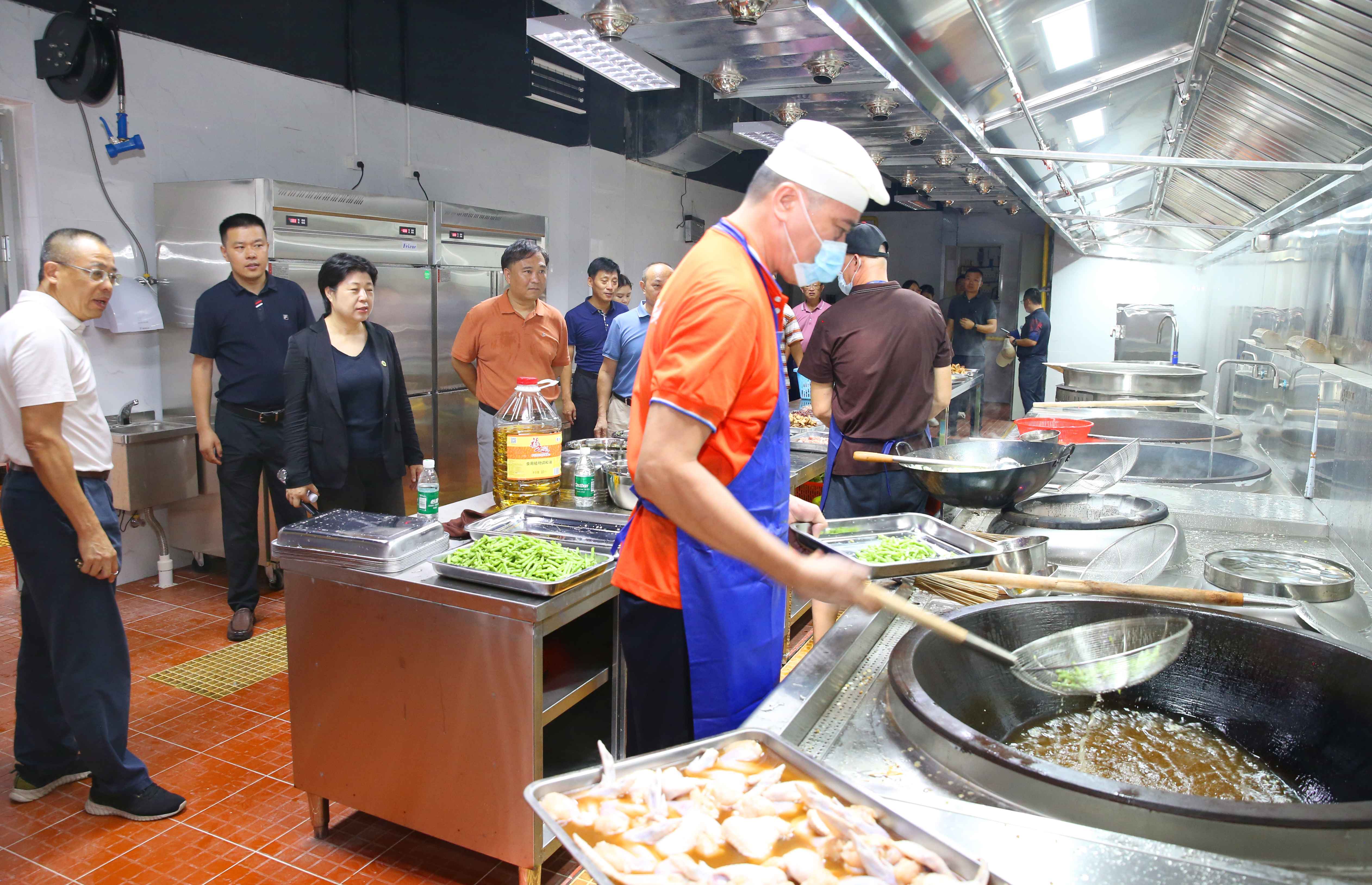 许玫检查2024年秋季开学准备情况