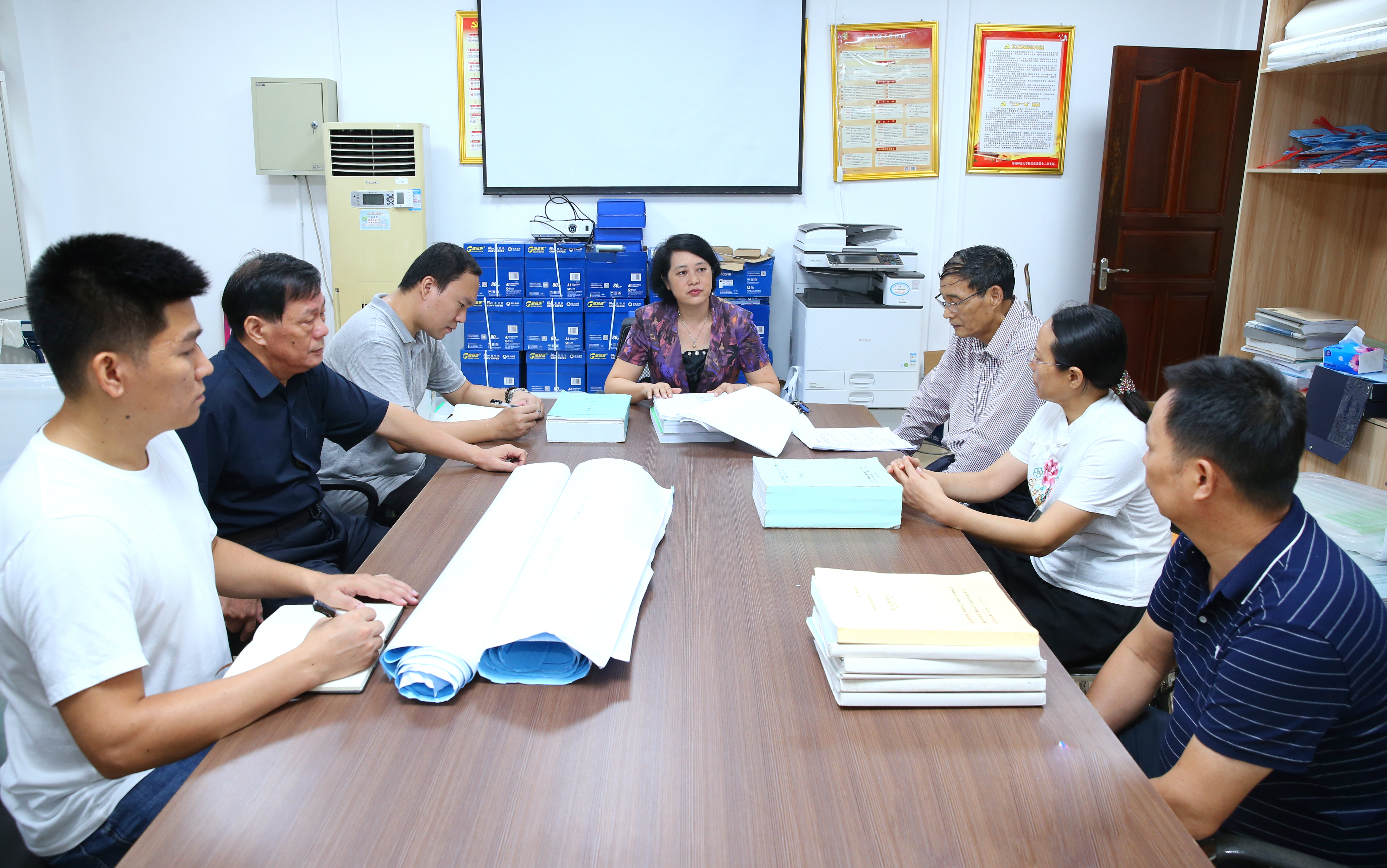 校领导到基建处调研专项巡视准备工作