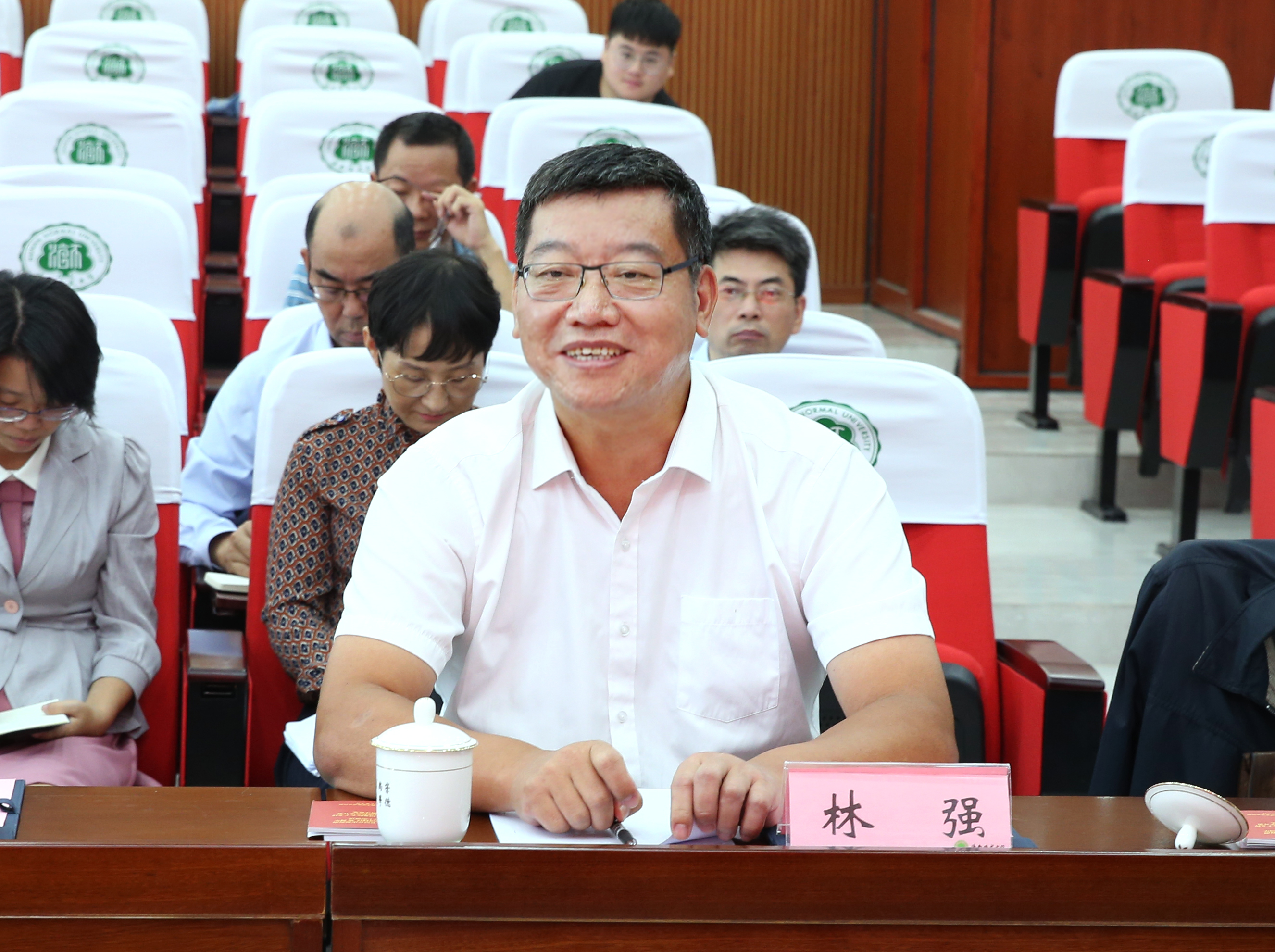 省委常委、宣传部长肖莺子一行来我校调研