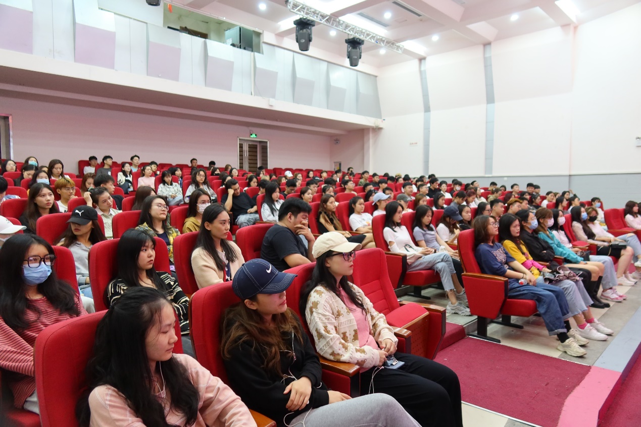 海南省创业导师李修来博士为音乐学院学生作讲座