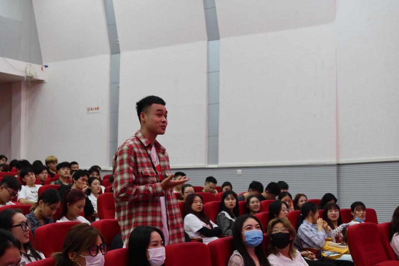 海南省创业导师李修来博士为音乐学院学生作讲座