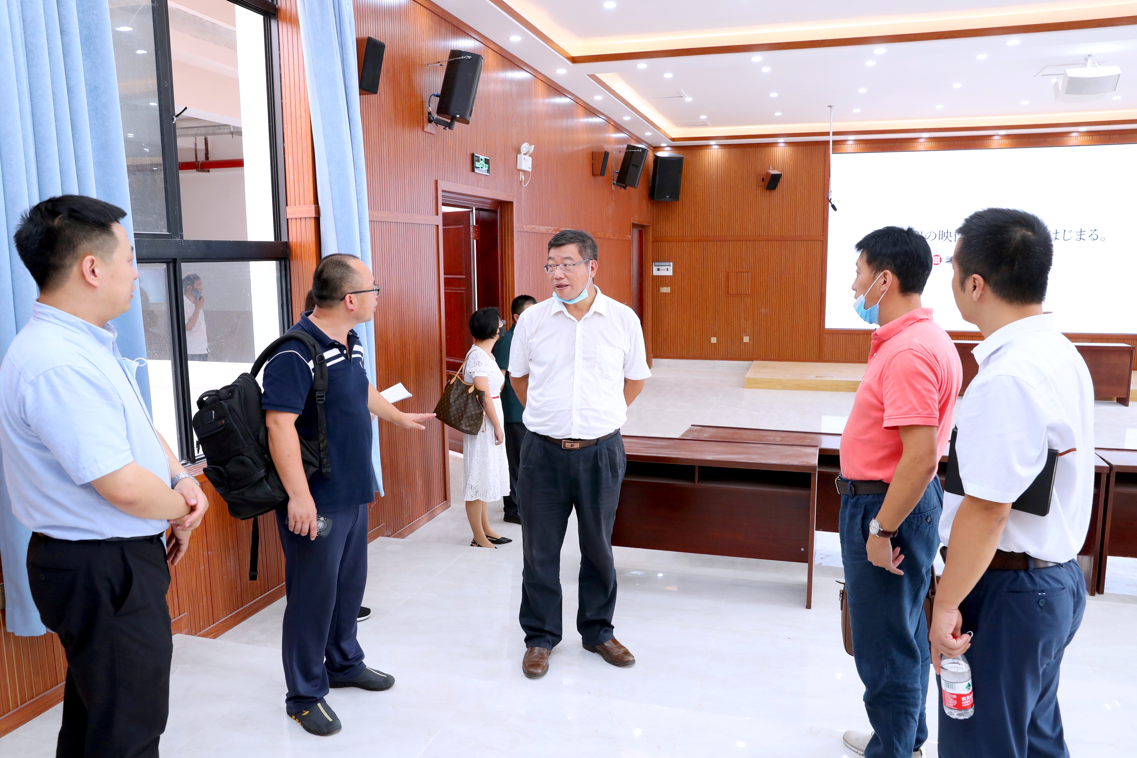 林强主持召开重点马克思建设专题会