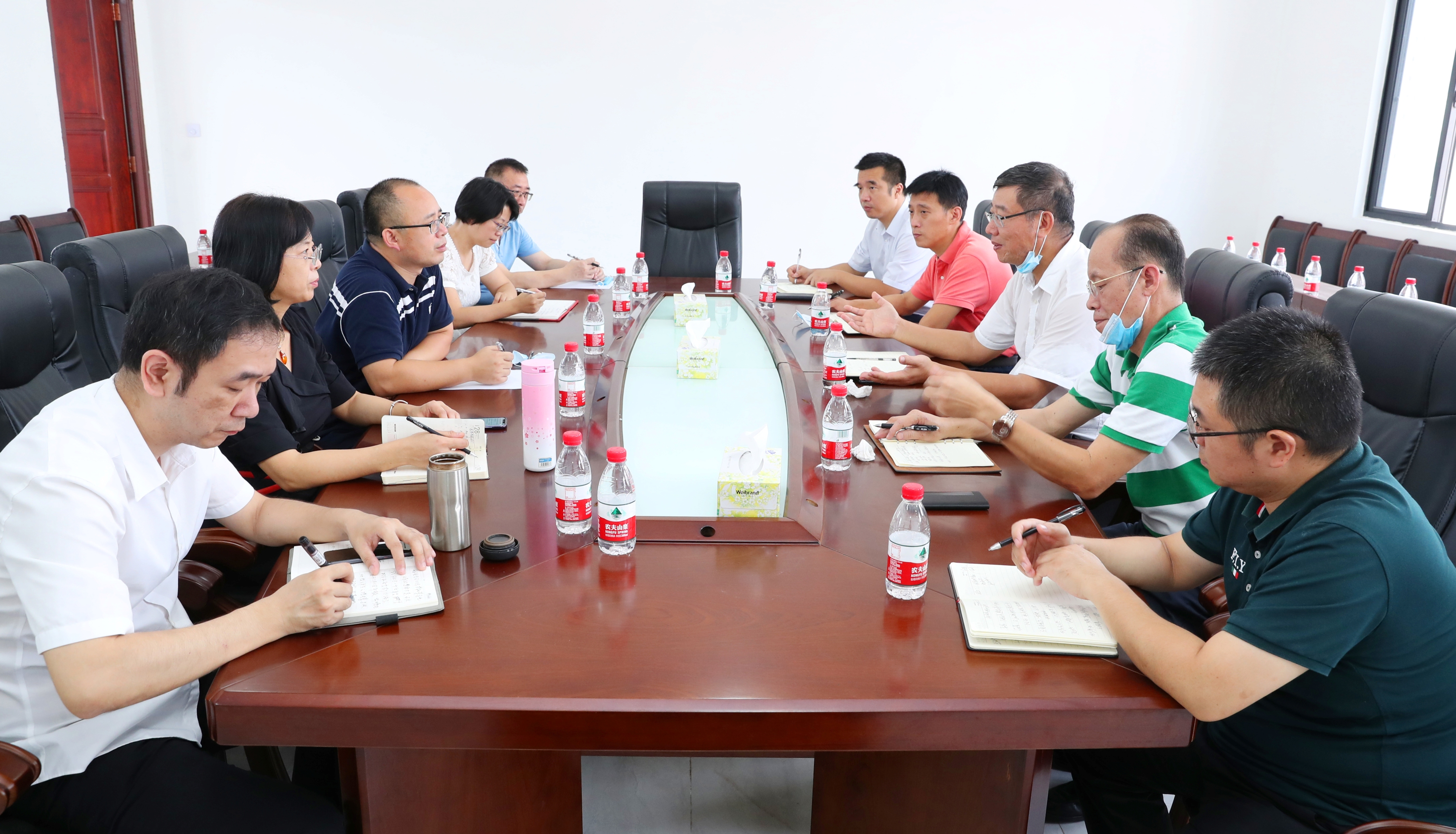 林强主持召开重点马克思建设专题会