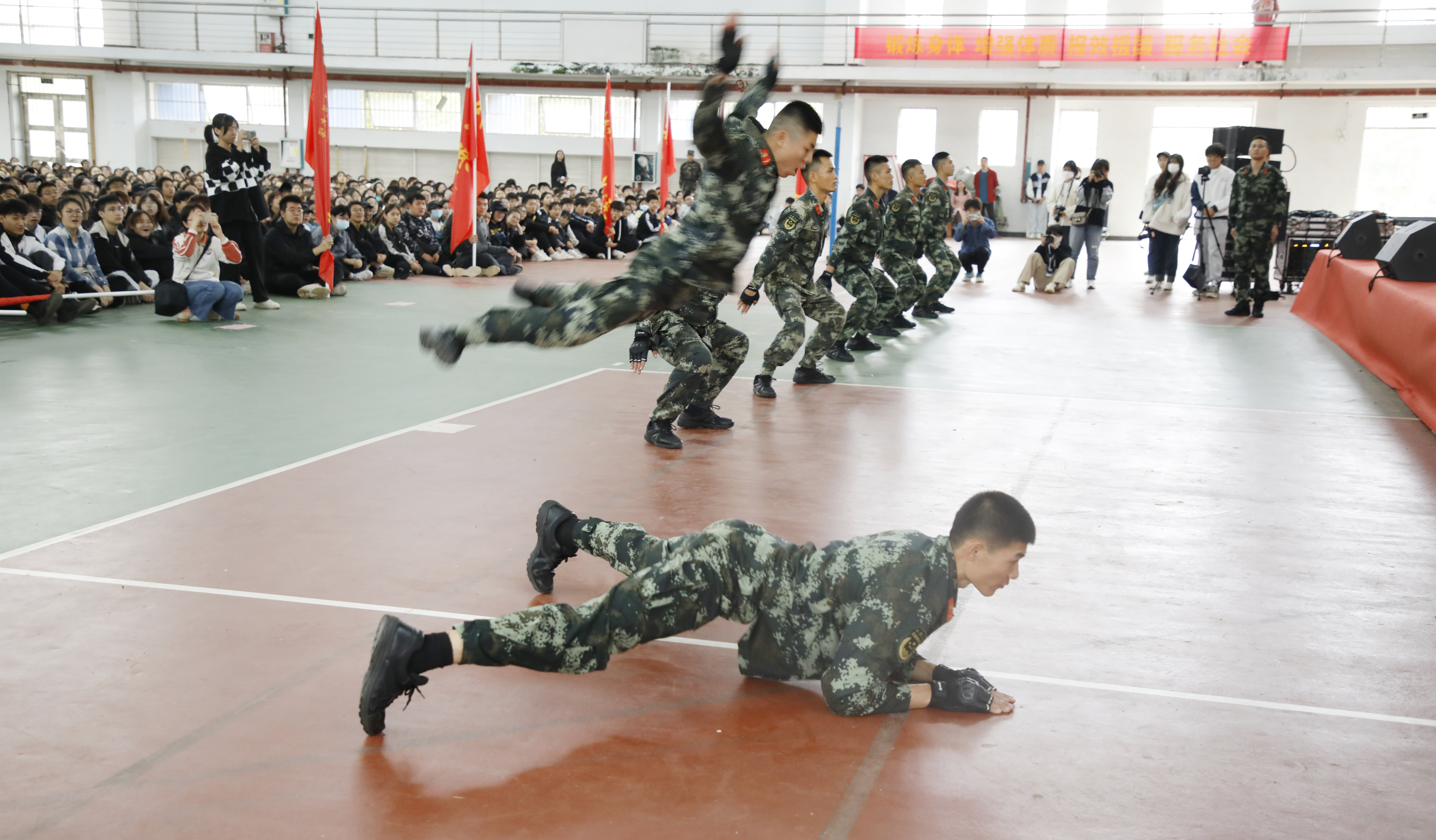 朔风砺青春，热血正当时――2021级本科生军训动员大会隆重举行