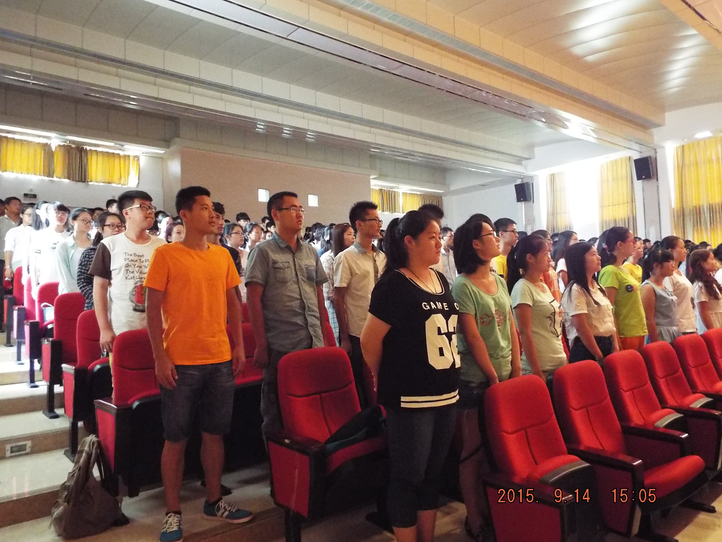 与你初见，共赴明天