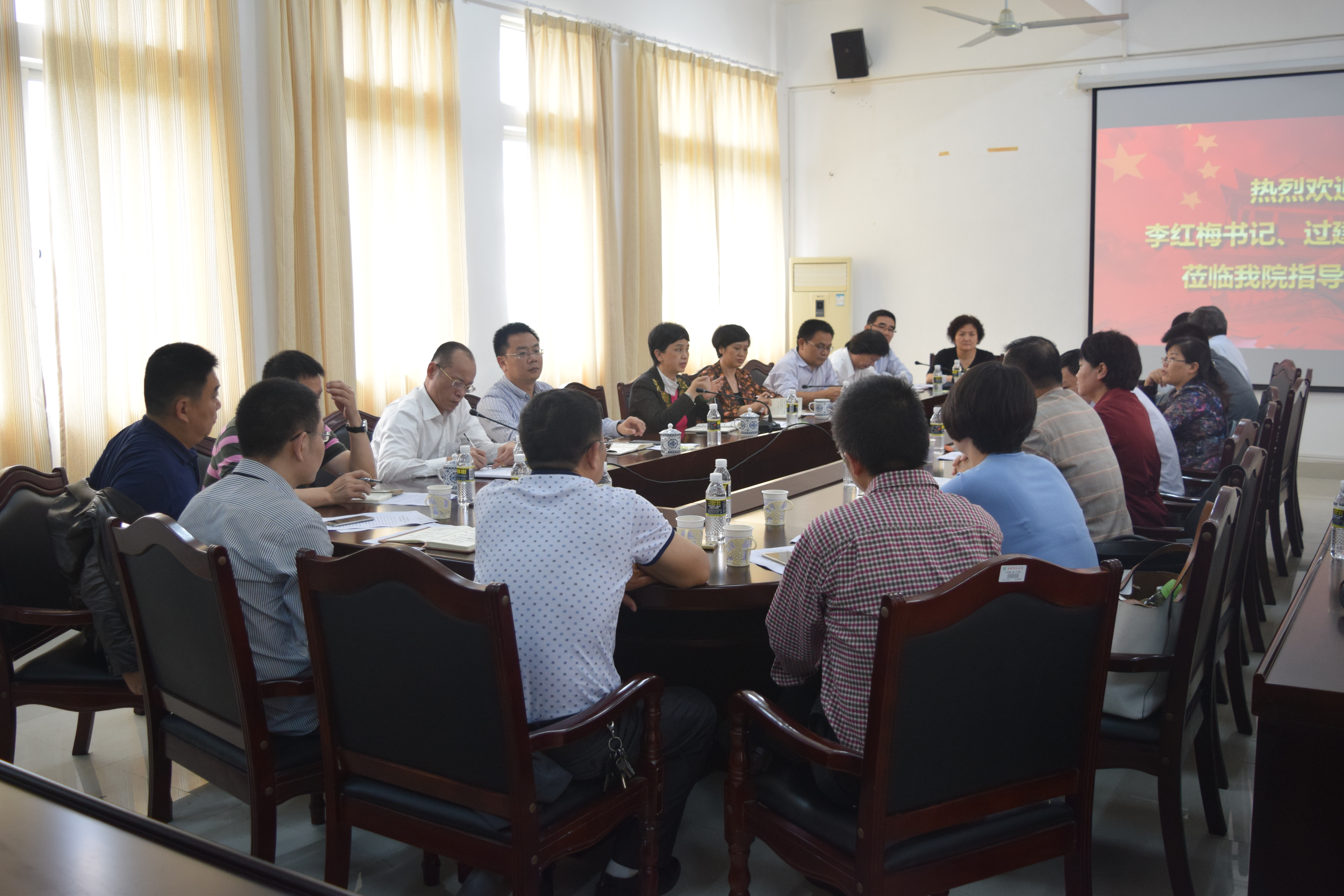 青年之声.建设与创新:校领导莅临化学与化工学院指导工作