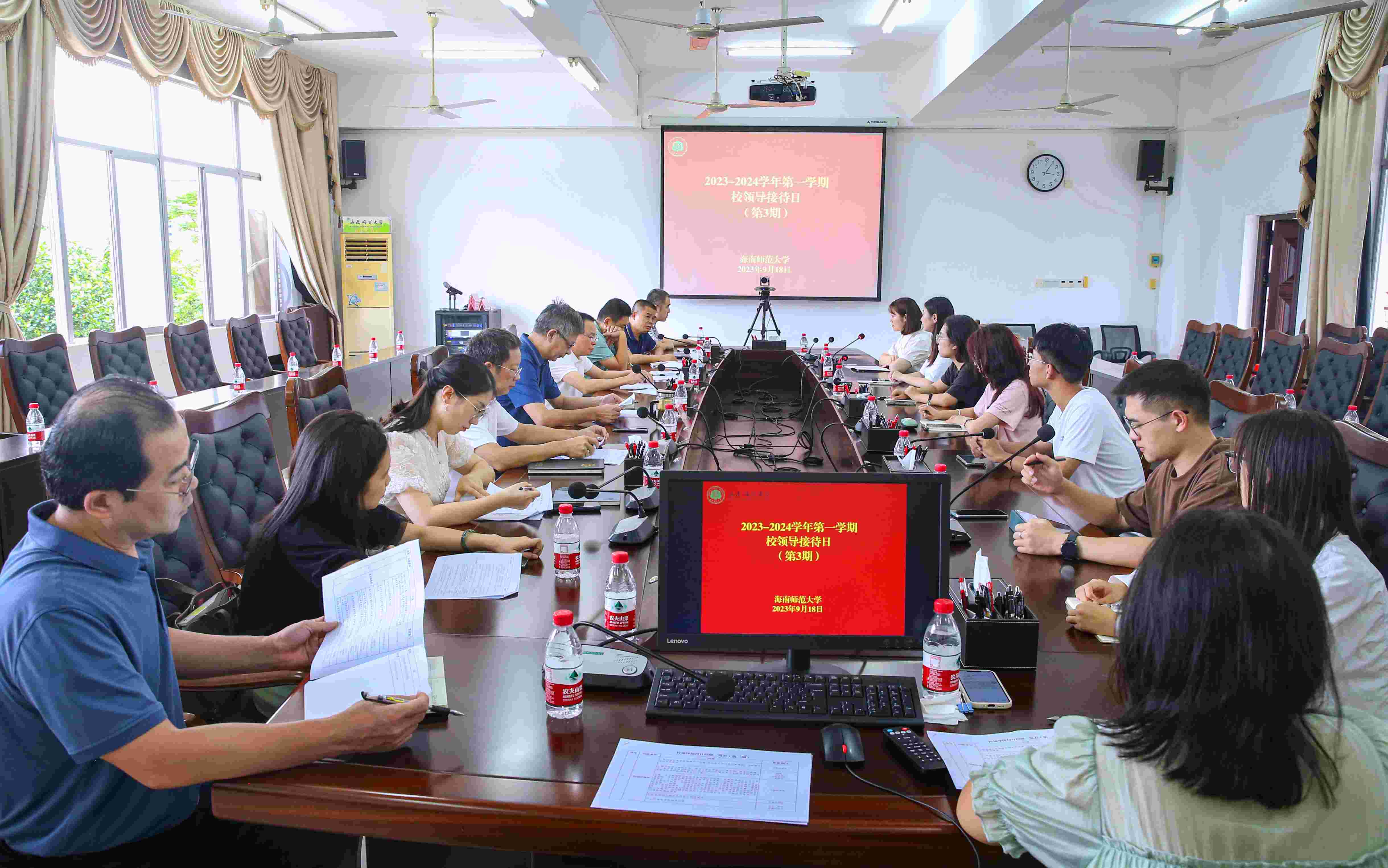 我校开展本学期第三次“校领导接待日”活动