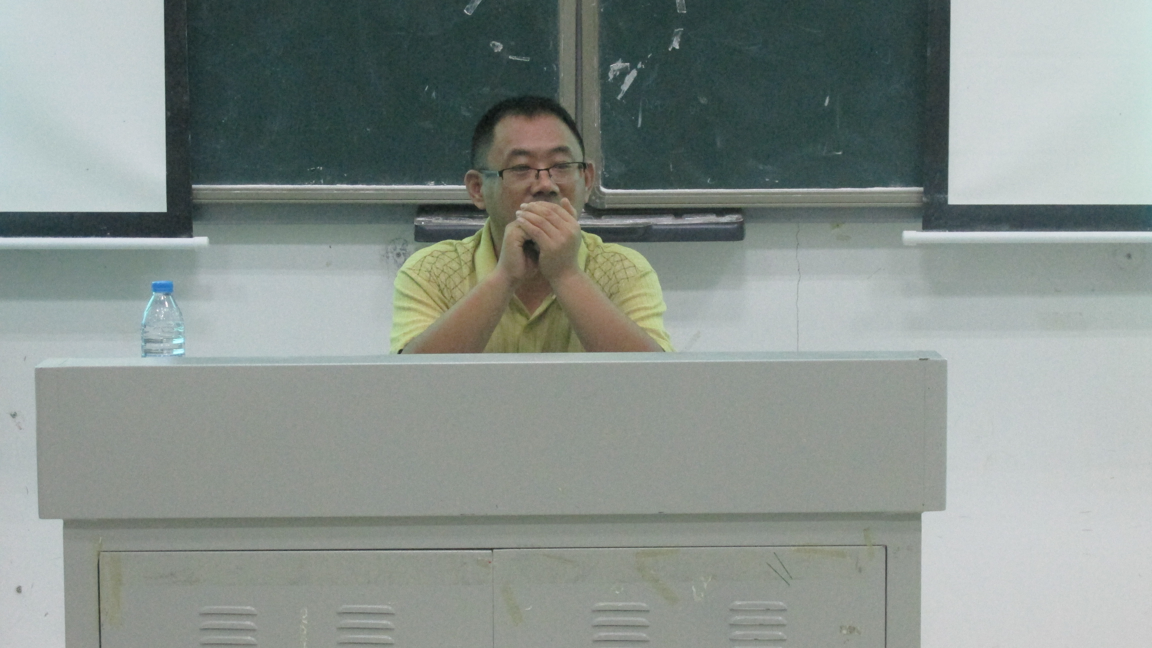 文学生花，自治无限――记文学院文学与自治讲座