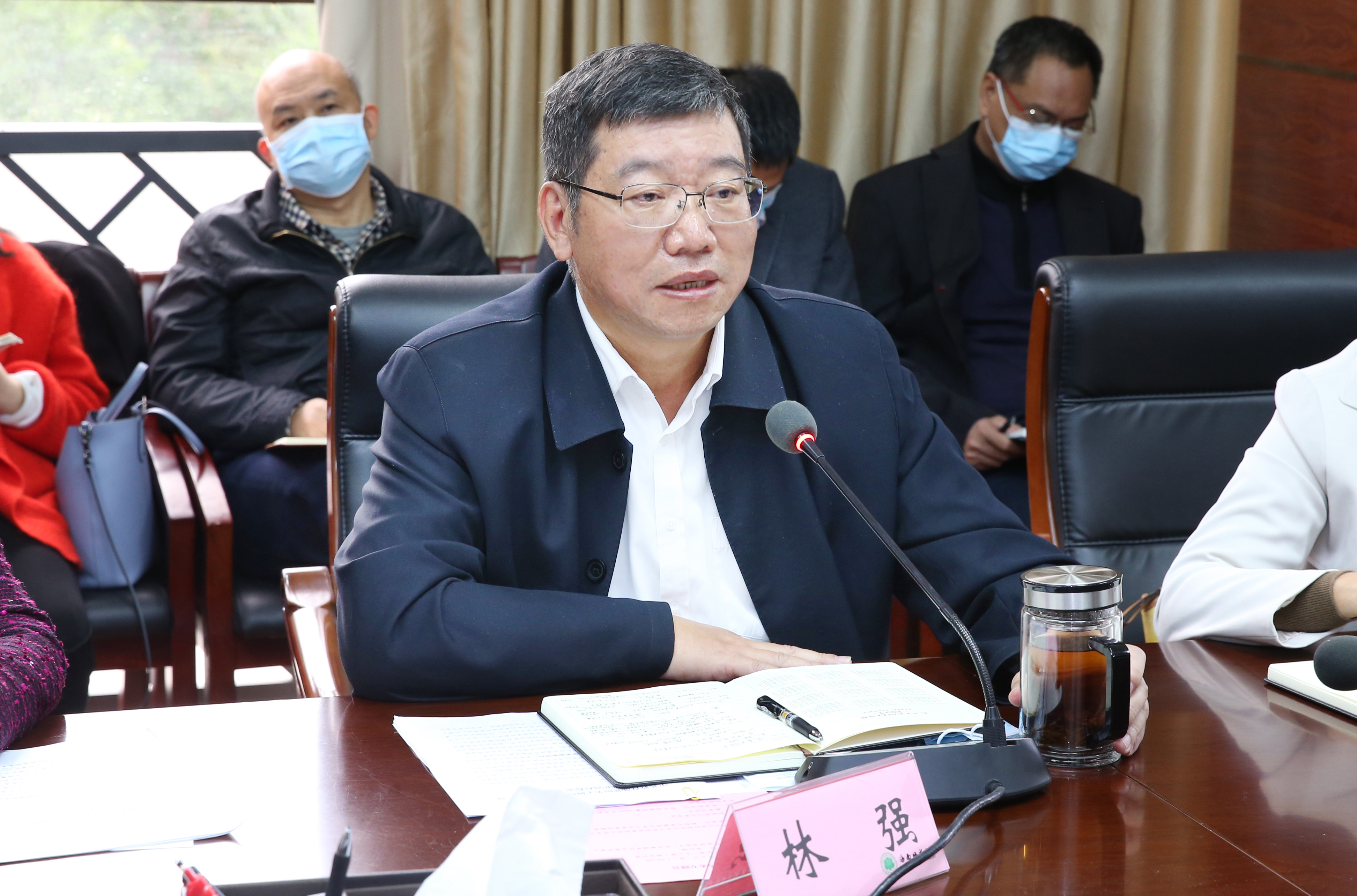 我校传达学习省委经济工作会议等三个会议精神