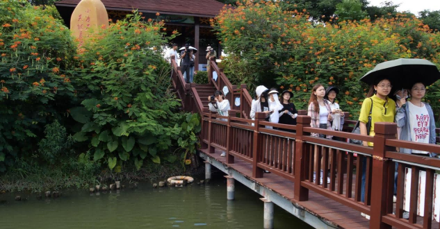 新闻传播与影视学院赴三亚开展“学习二十大、巡礼自贸港”主题采访见习活动