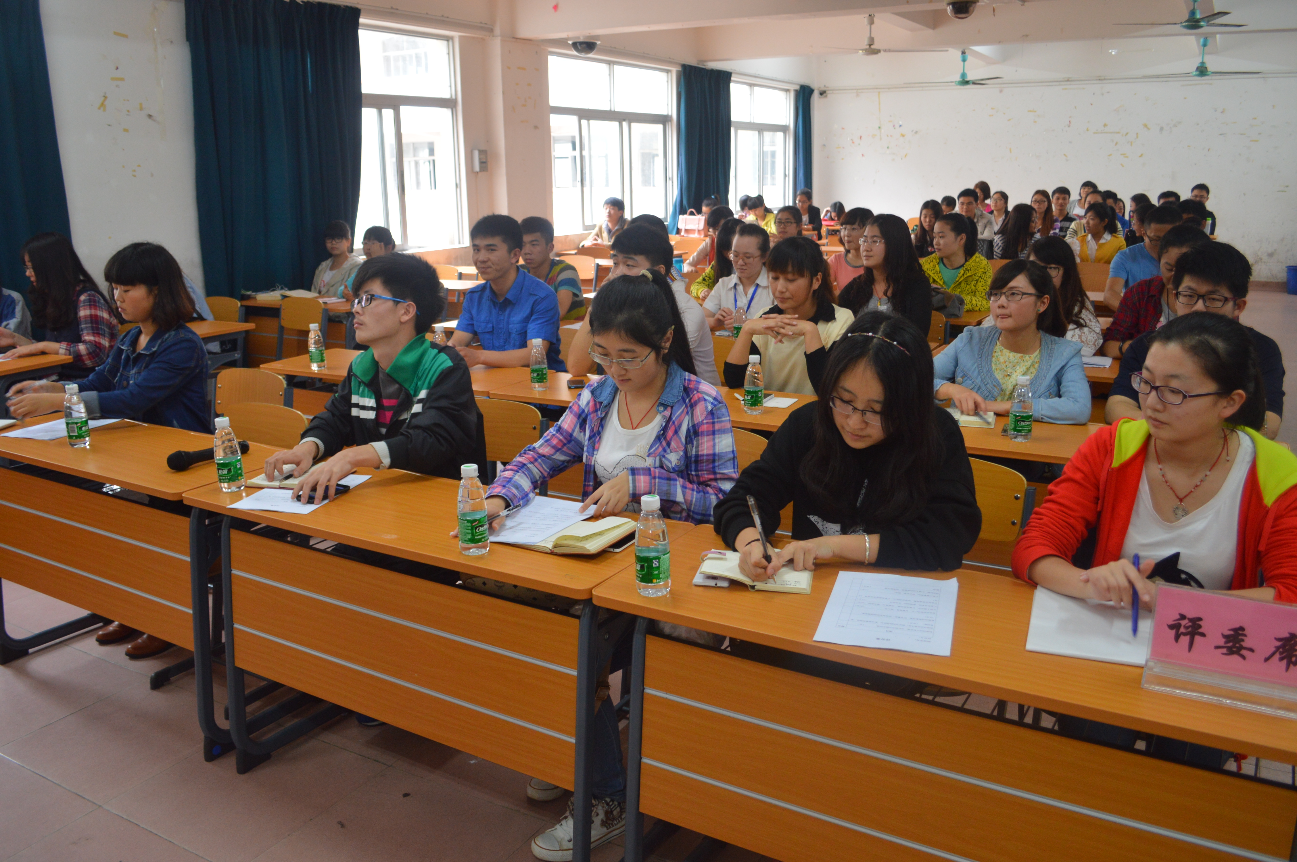 汇报问答展团日活动风采——记数学与统计学院团日活动汇报问答活动