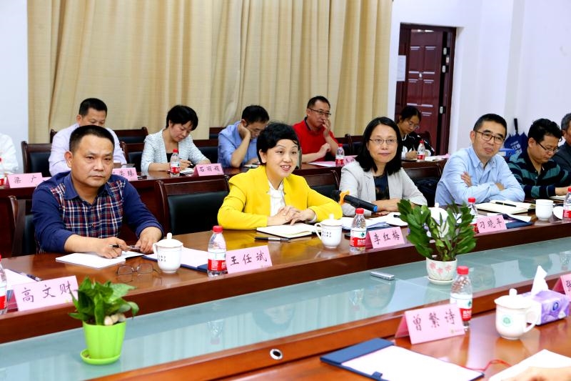 省委宣传部副部长张怀海调研我校全国重点马院培育工作