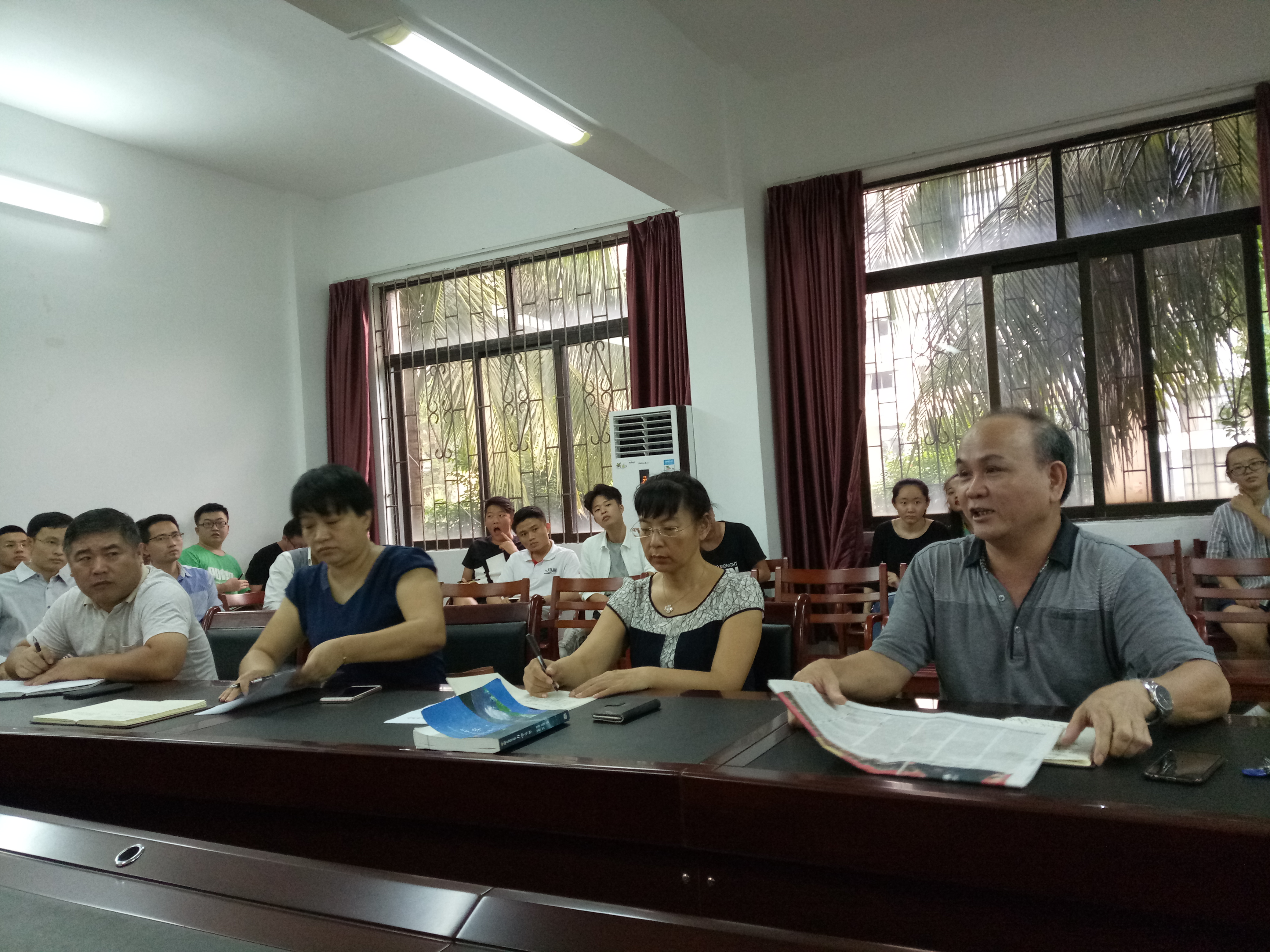 【学习贯彻十九大进行时】各单位传达学习十九大精神（二）