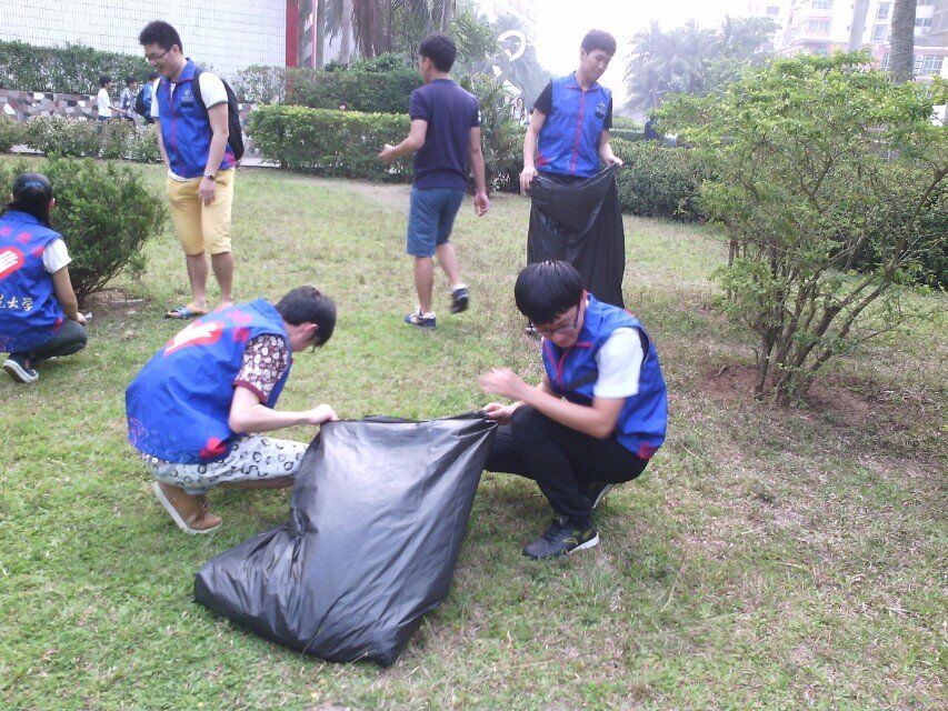 志愿除草，尽显“三爱三节“――记生命科学学院青年志愿者“志愿除草”活动