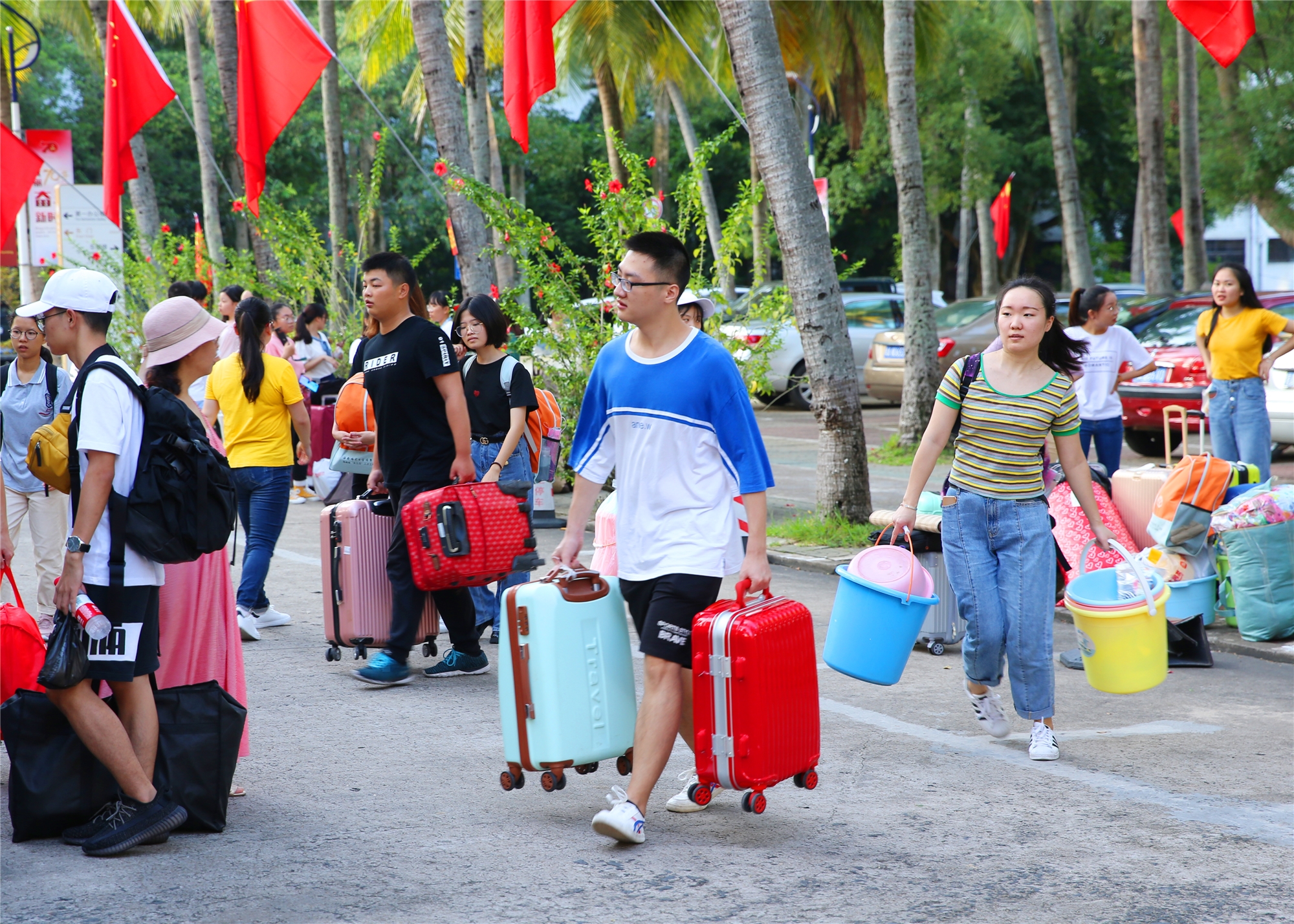 我校658名实习生分赴海南10个市县顶岗支教