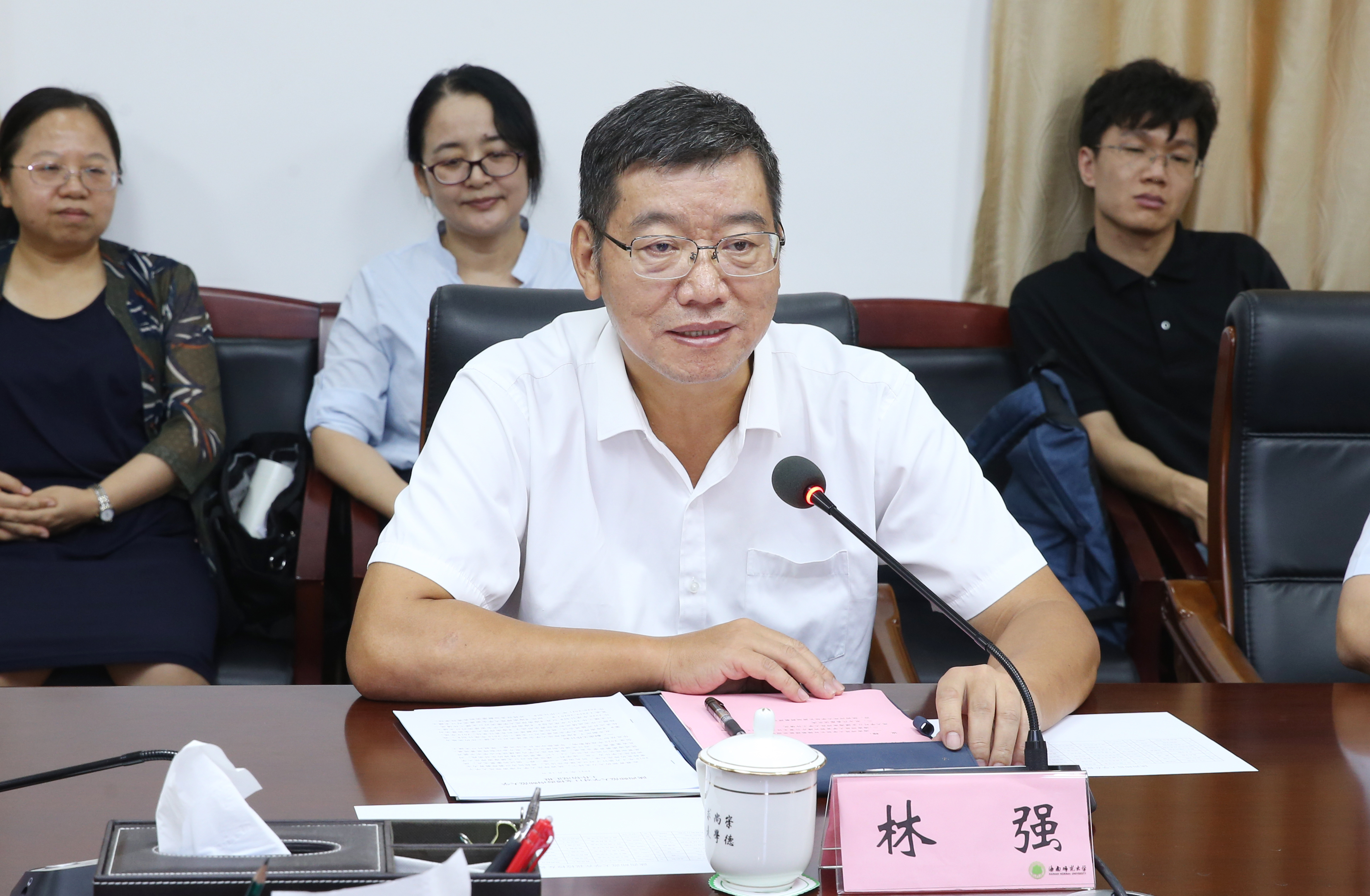 陕西师范大学校长游旭群一行到我校考察交流