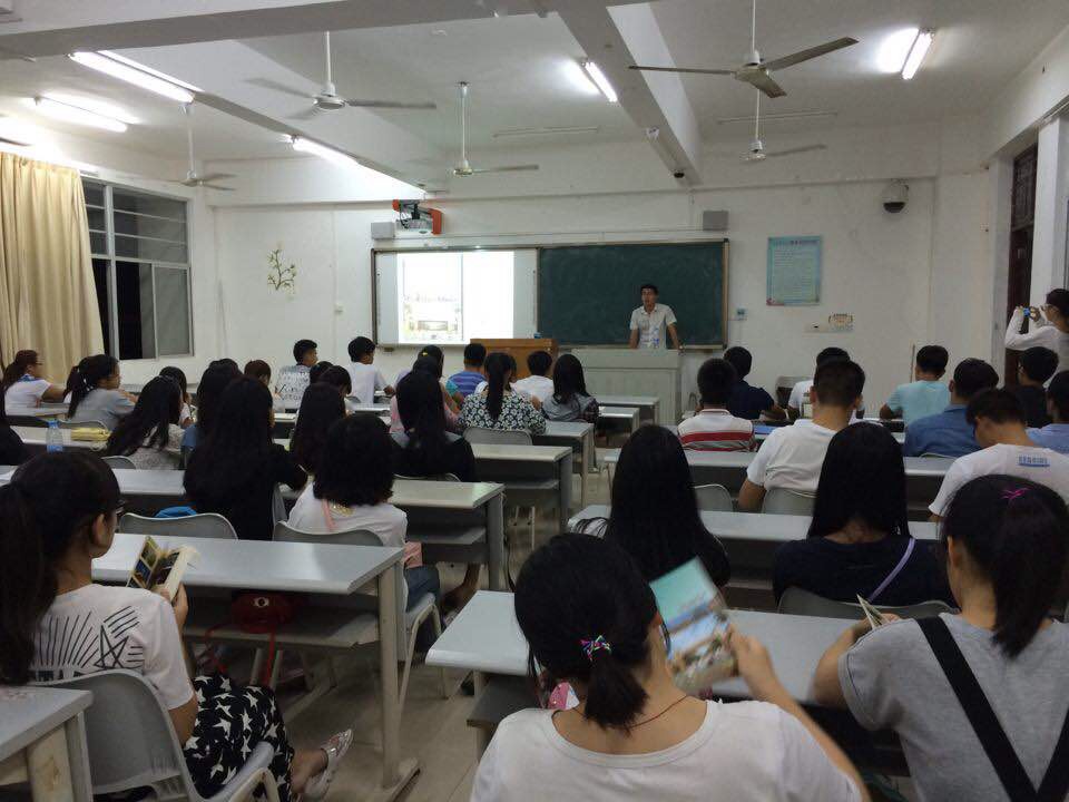 熟悉校纪校规  杜绝安全隐患——记经管学院2014级新生校级校规教育