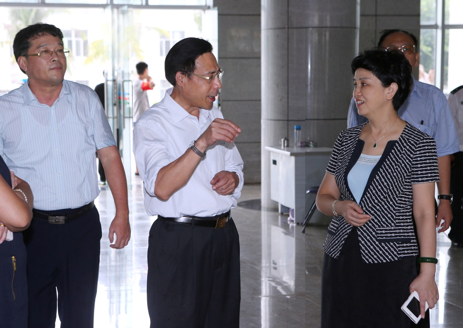 省委常委、政法委书记陈志荣到我校调研