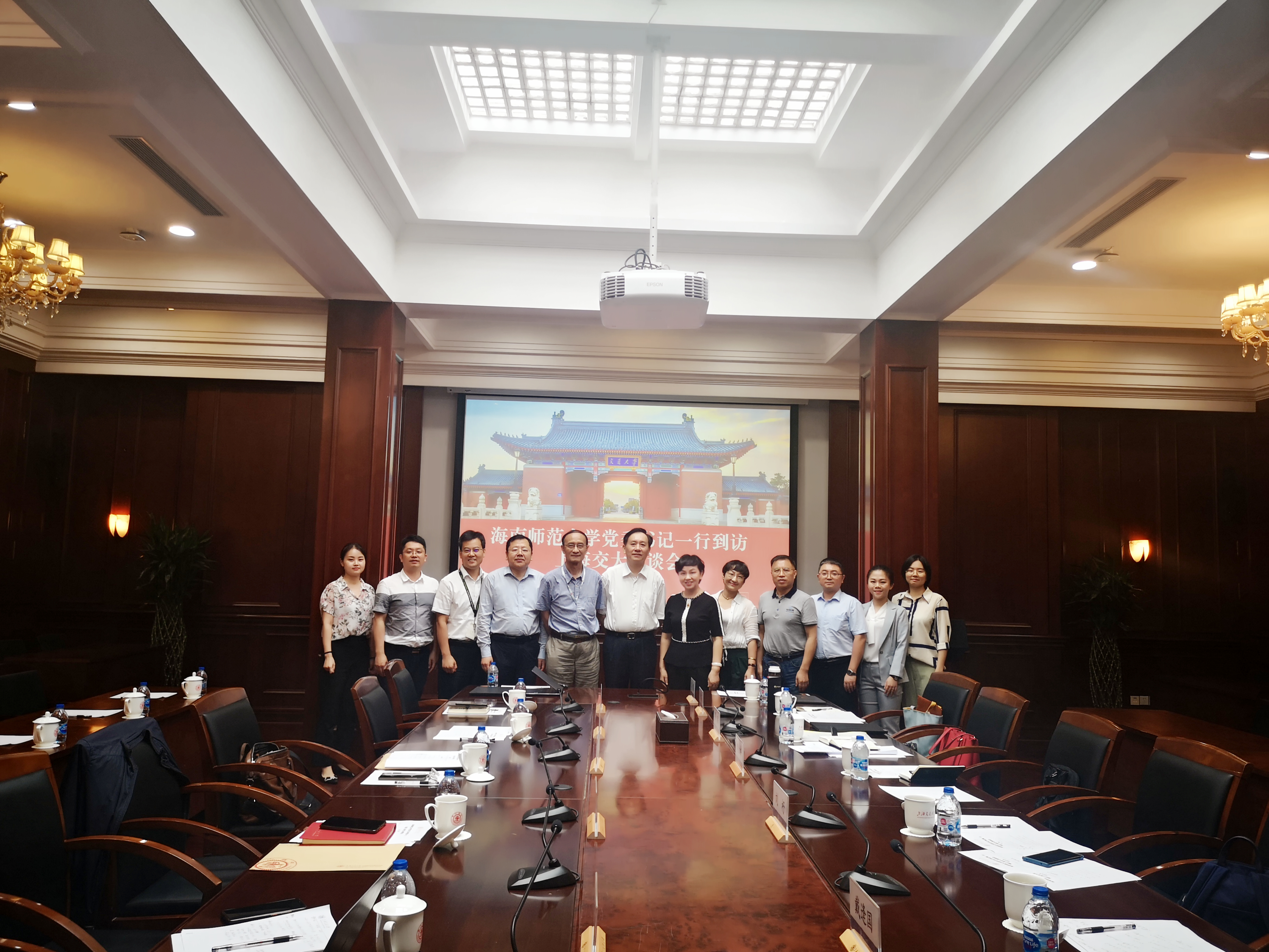 李红梅带队赴华东师大、上海交大开展洽谈和调研