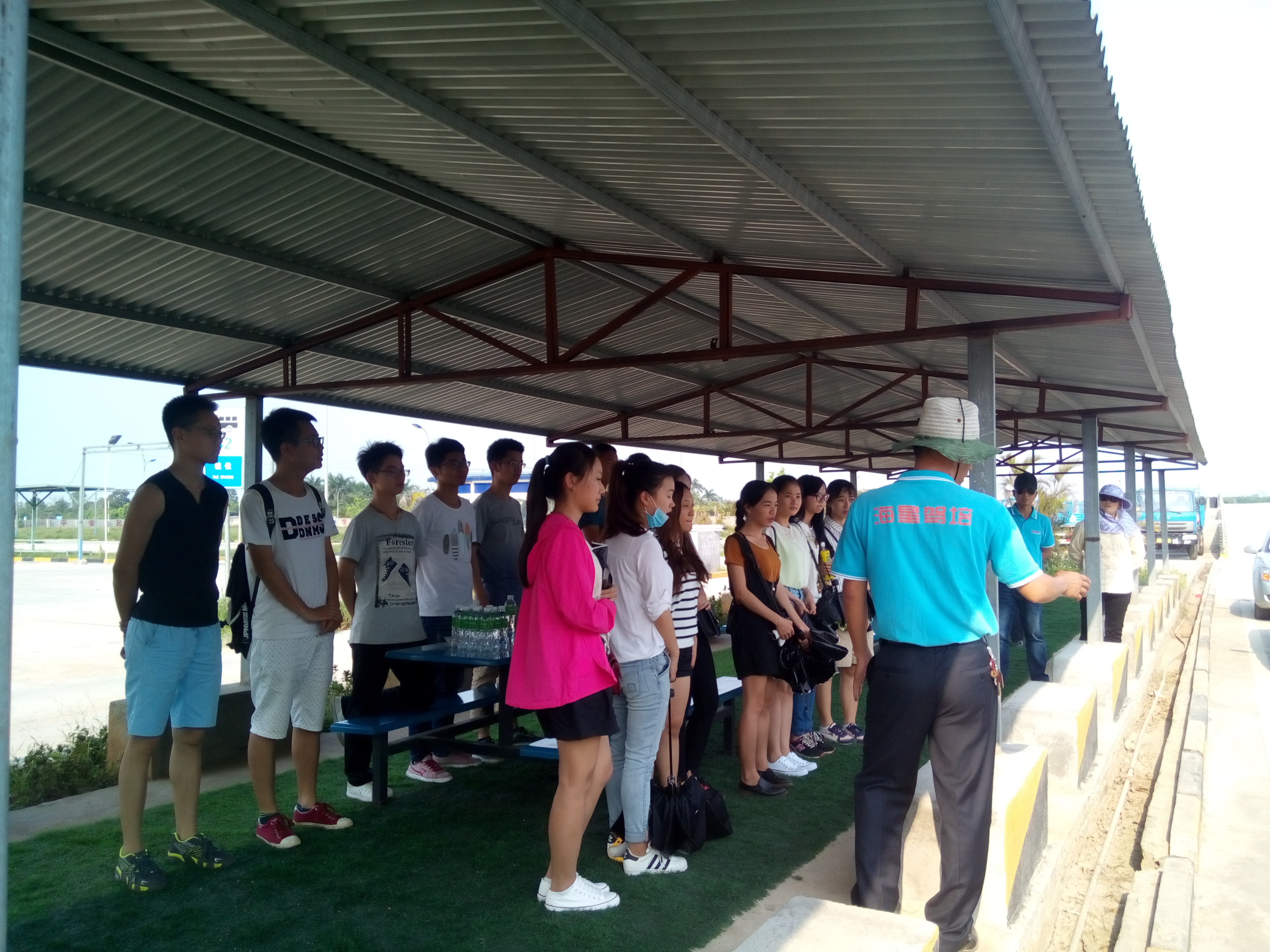 提高素质,培养能力――记文学院团委学生会集体外出素质拓展活动