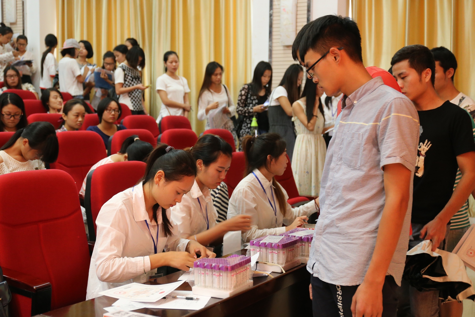 我校98名学生成为中国造血干细胞捐献志愿者