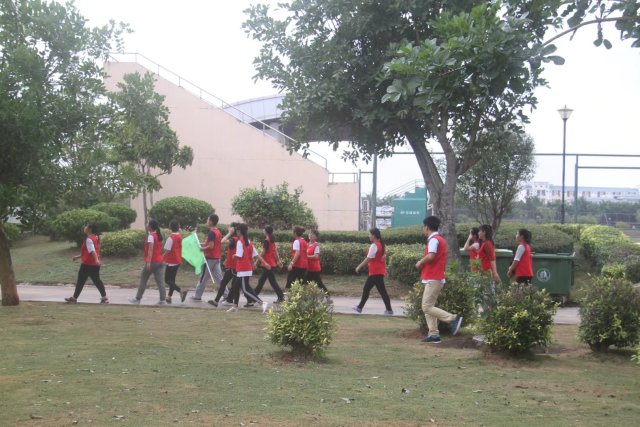 【青年之声・十九大】记马克思主义学院“荣耀海师・马院独秀”户外素质拓展活动