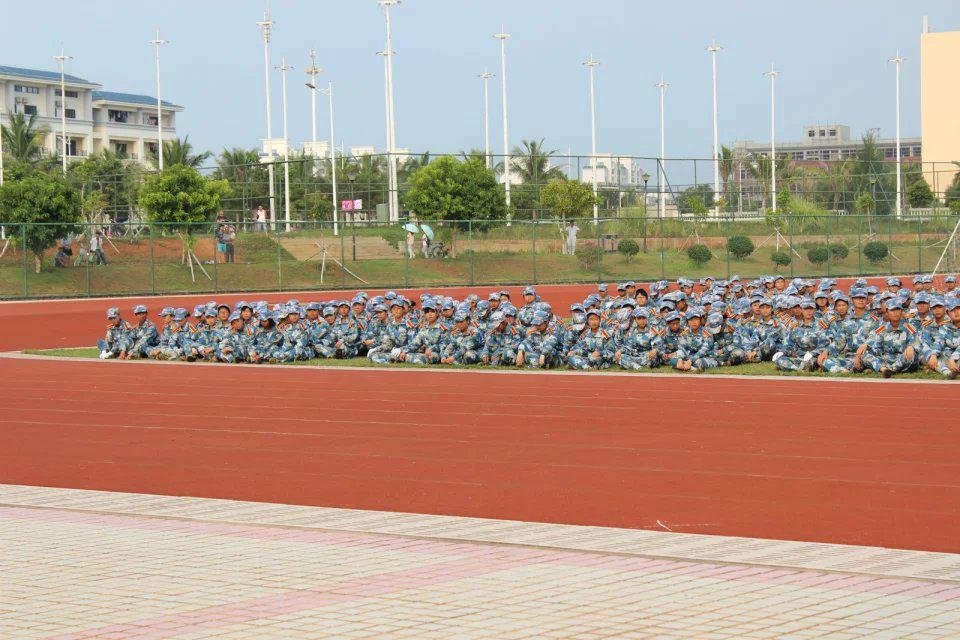 挺拔的军姿,整齐的步伐,难忘的时光――记政法学院新生军训