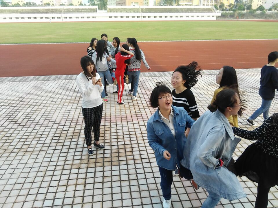 教育与心理学院学工助理团举办趣味文体活动