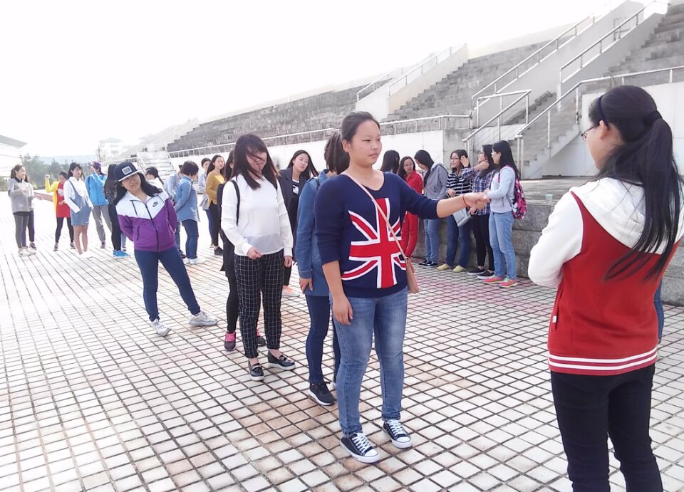 教育与心理学院学工助理团举办趣味文体活动