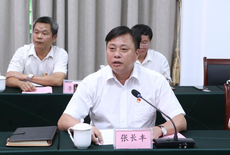 李红梅带队到东方市调研并签署市校战略合作协议