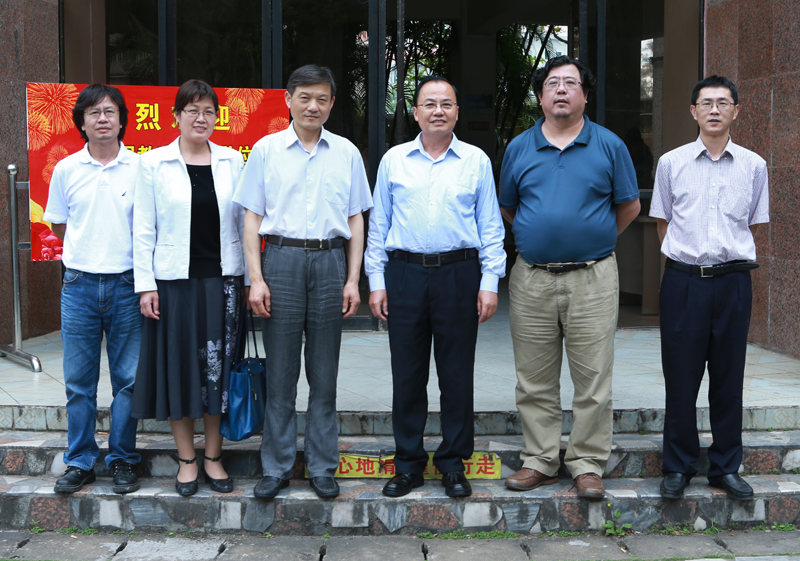 全国教育专业学位教育指导委员会专家组深入到我校调研指导工作