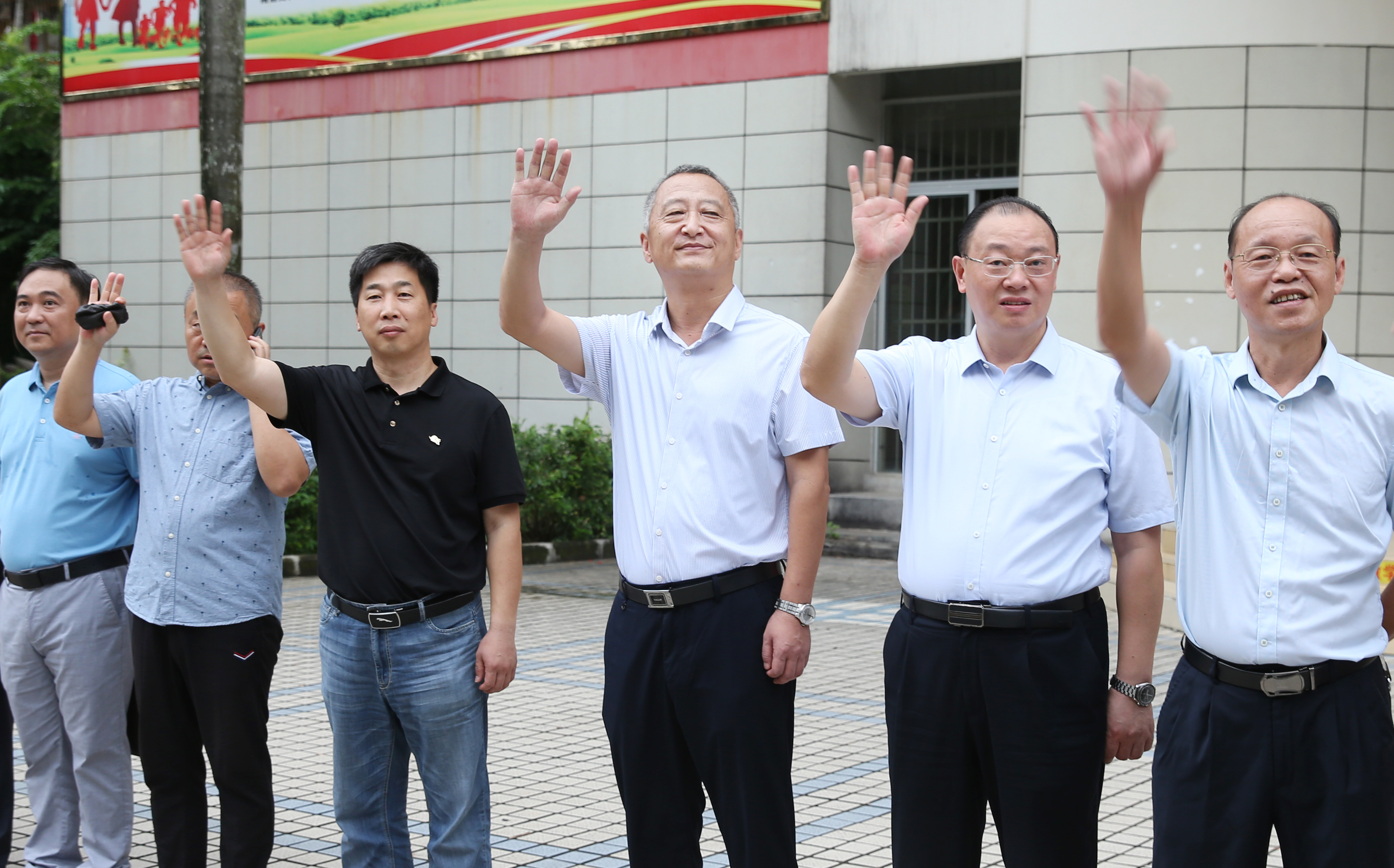 我校672名实习生分赴海南12个市县顶岗支教