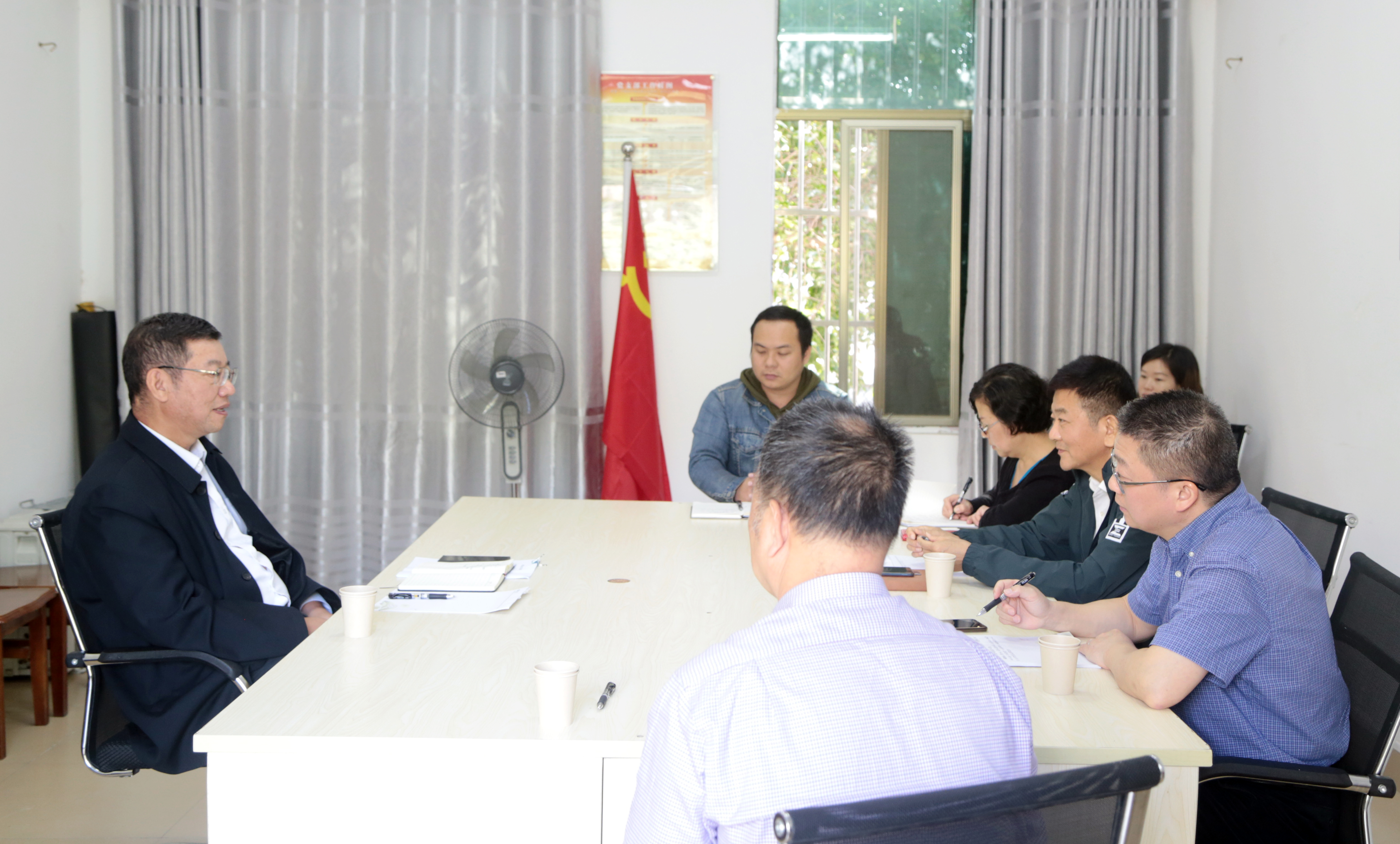 林强到海南教育期刊社调研指导工作