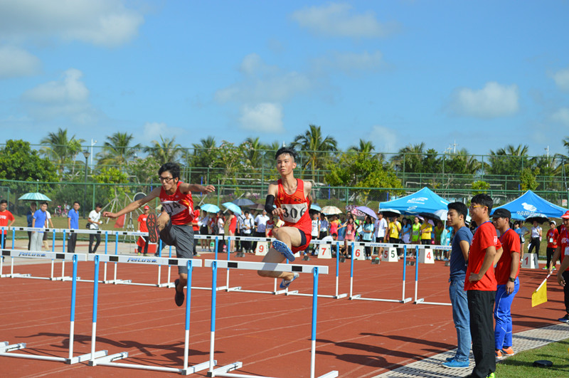 挑战运动极限，演绎健美人生――记数学与统计学院参加海南师范大学第32届田径运动会