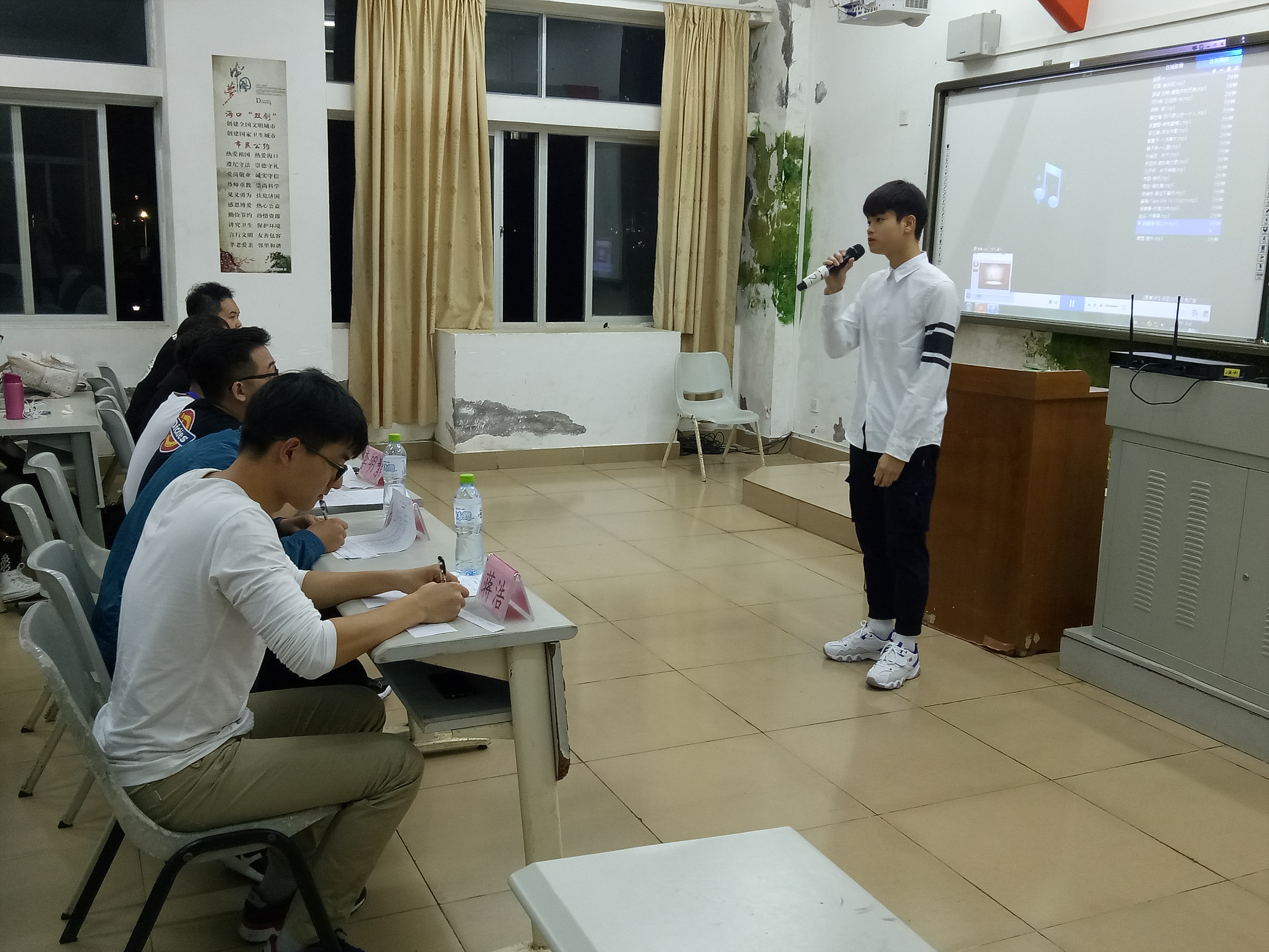 青年之声·——记文学院歌手大赛复赛