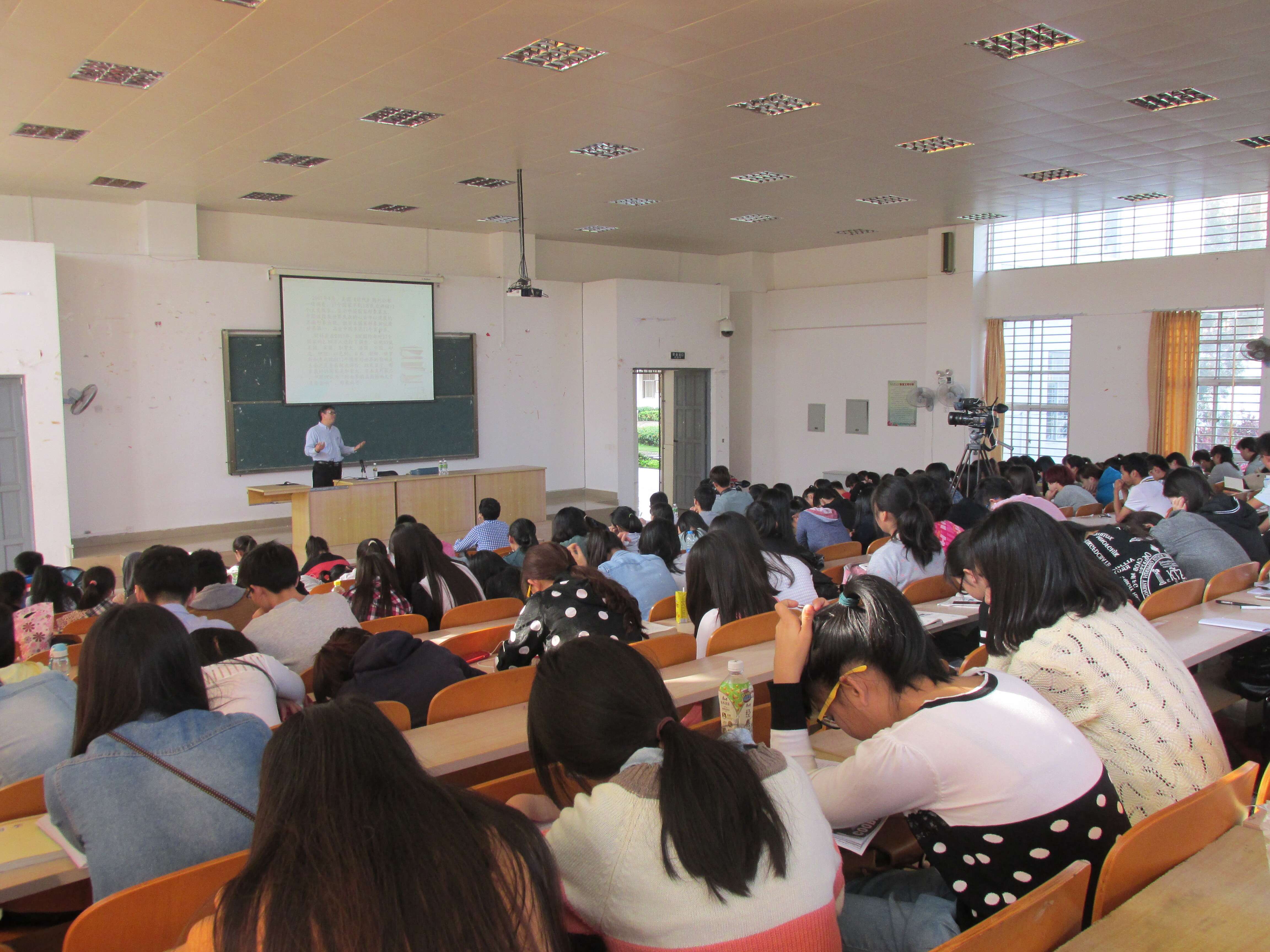 中国形象，世界传播――记文学院《中国形象传播的思考》讲座