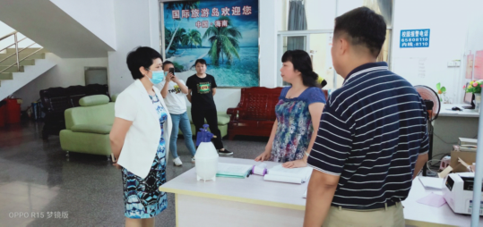 校领导带队走访调研龙昆南校区学生宿舍和实验小学