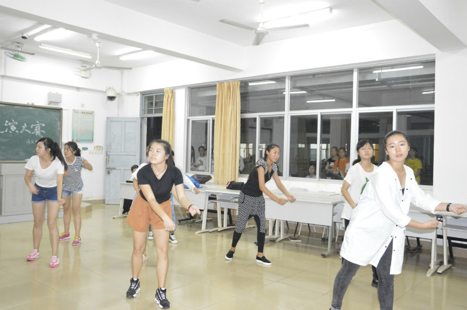 教育科学学院举办学术科技节系列活动创意表演大赛复赛