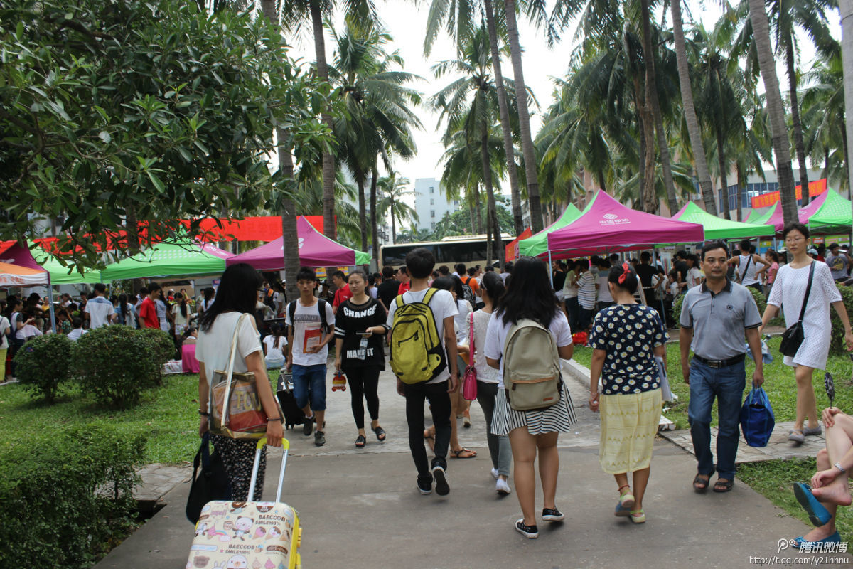 迎接新生，青春绽放――记2014级新生迎新工作