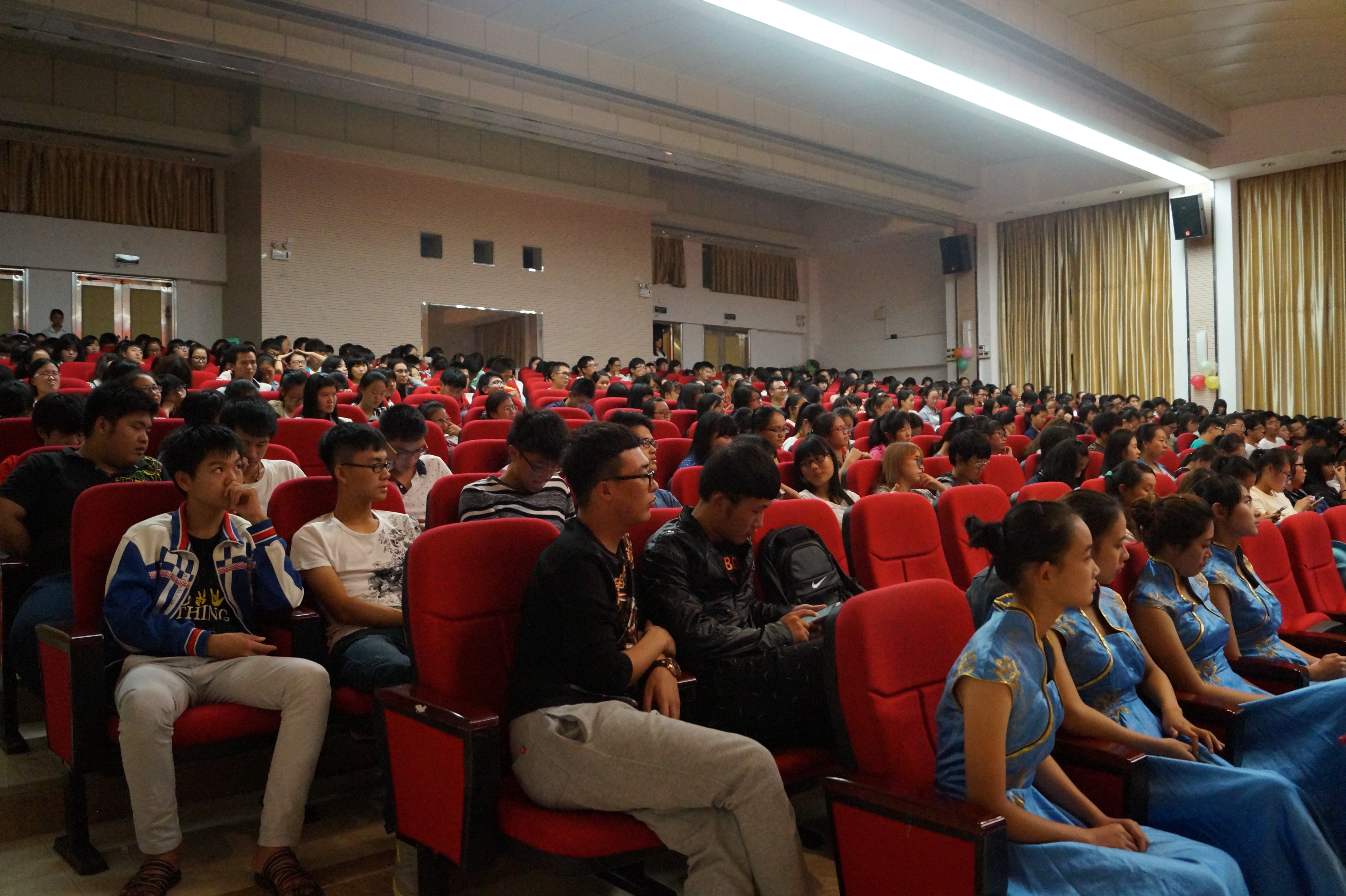 蓄势待发 梦想起航――记经济与管理学院“It’s real me”大学生论坛