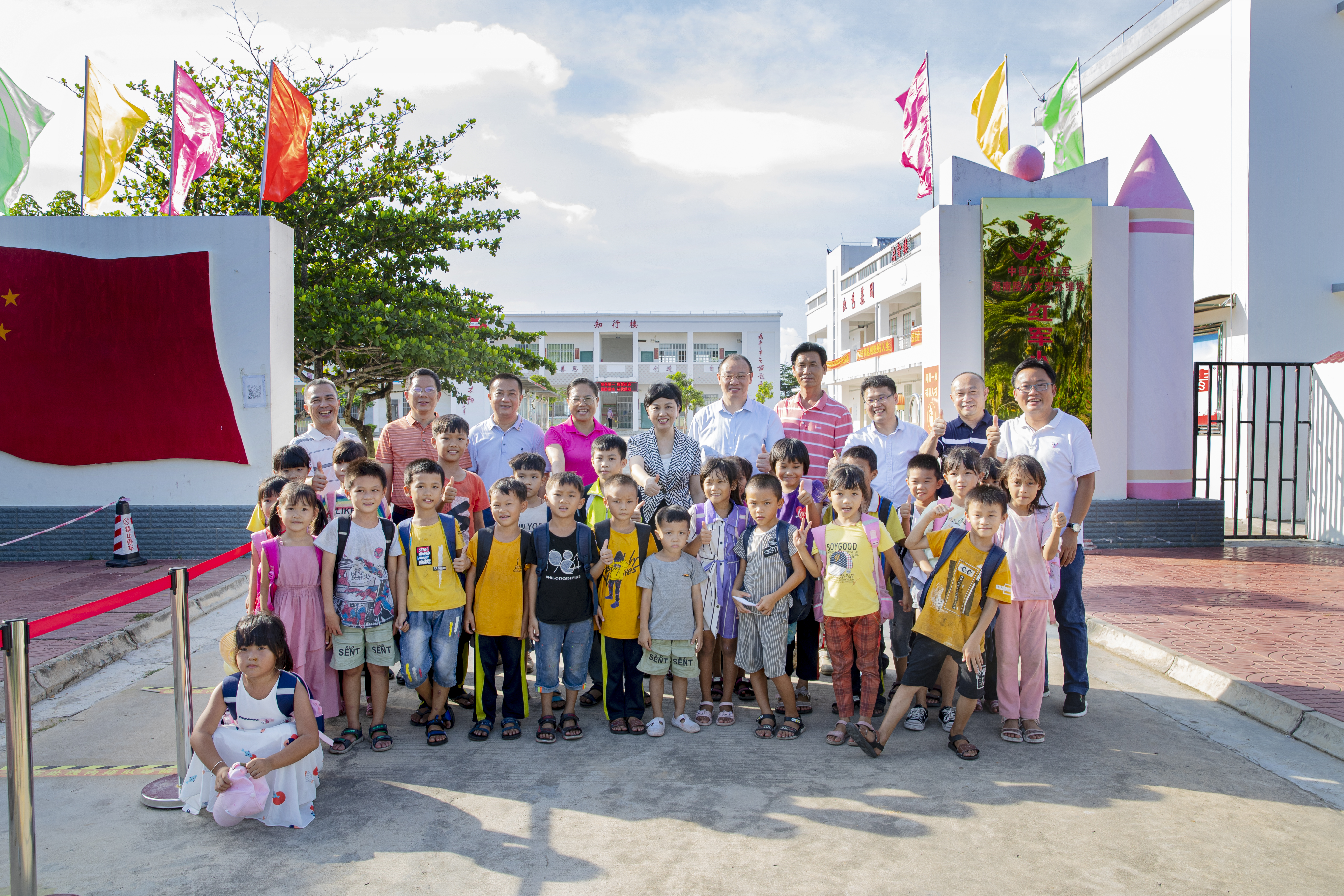 李红梅带队到陵水五星村、远景村调研、指导乡村振兴工作