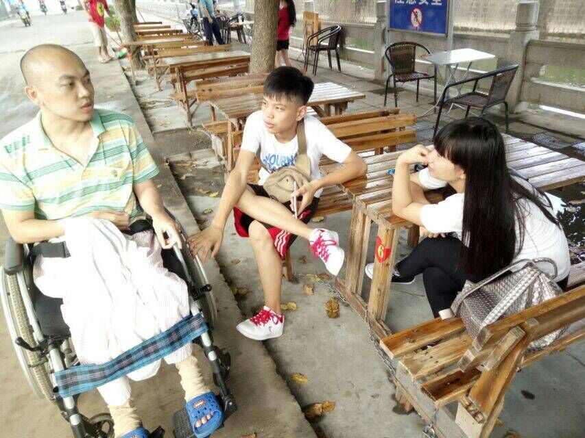 播爱助残,传递正能量――记物理与电子工程学院“阳光助残”之省干部疗养院志愿服务活