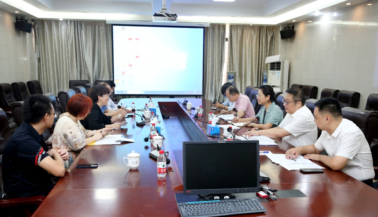 海南省政协副主席蒙晓灵一行到我校调研交流