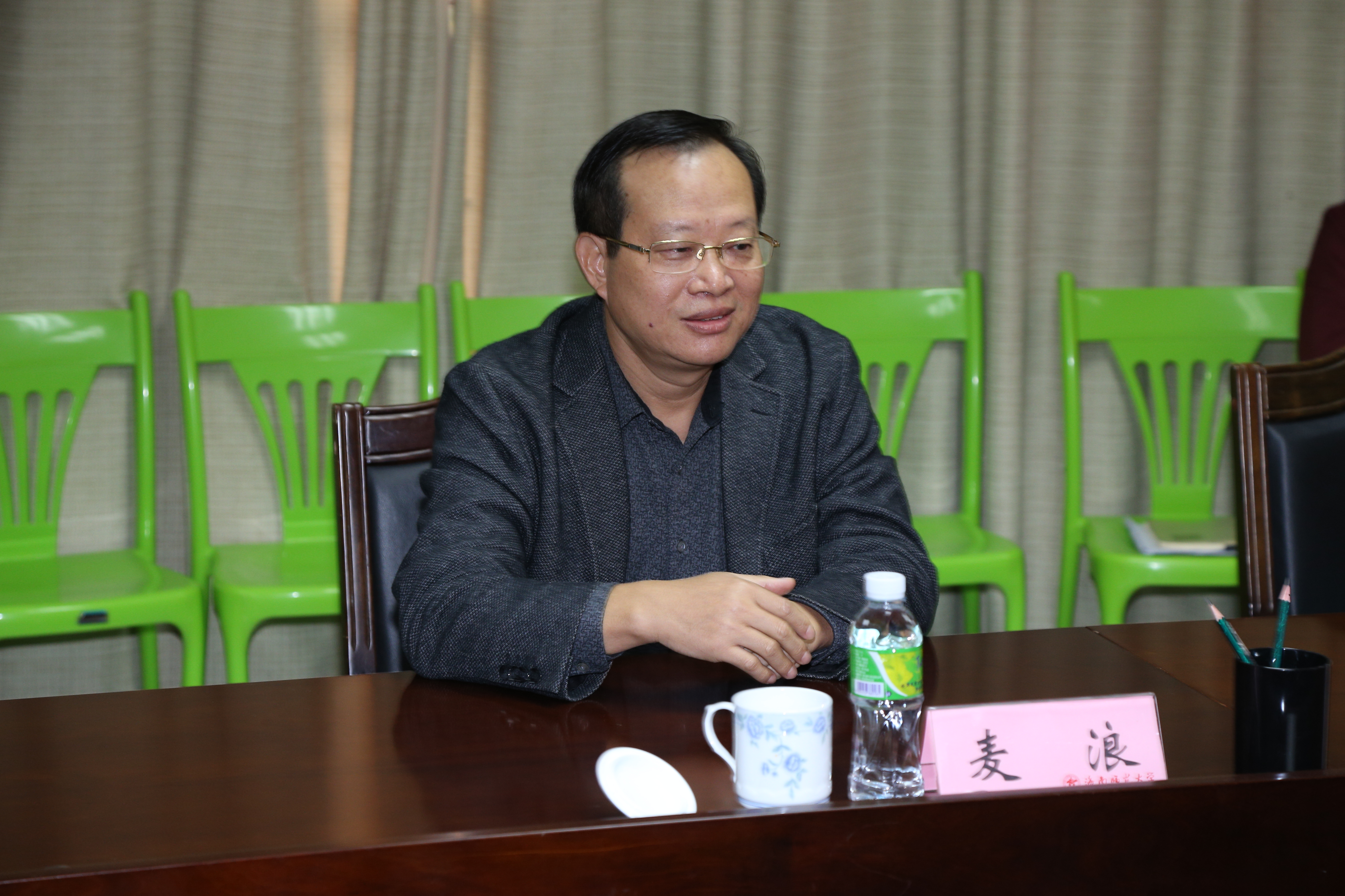 我校召开干部大会
