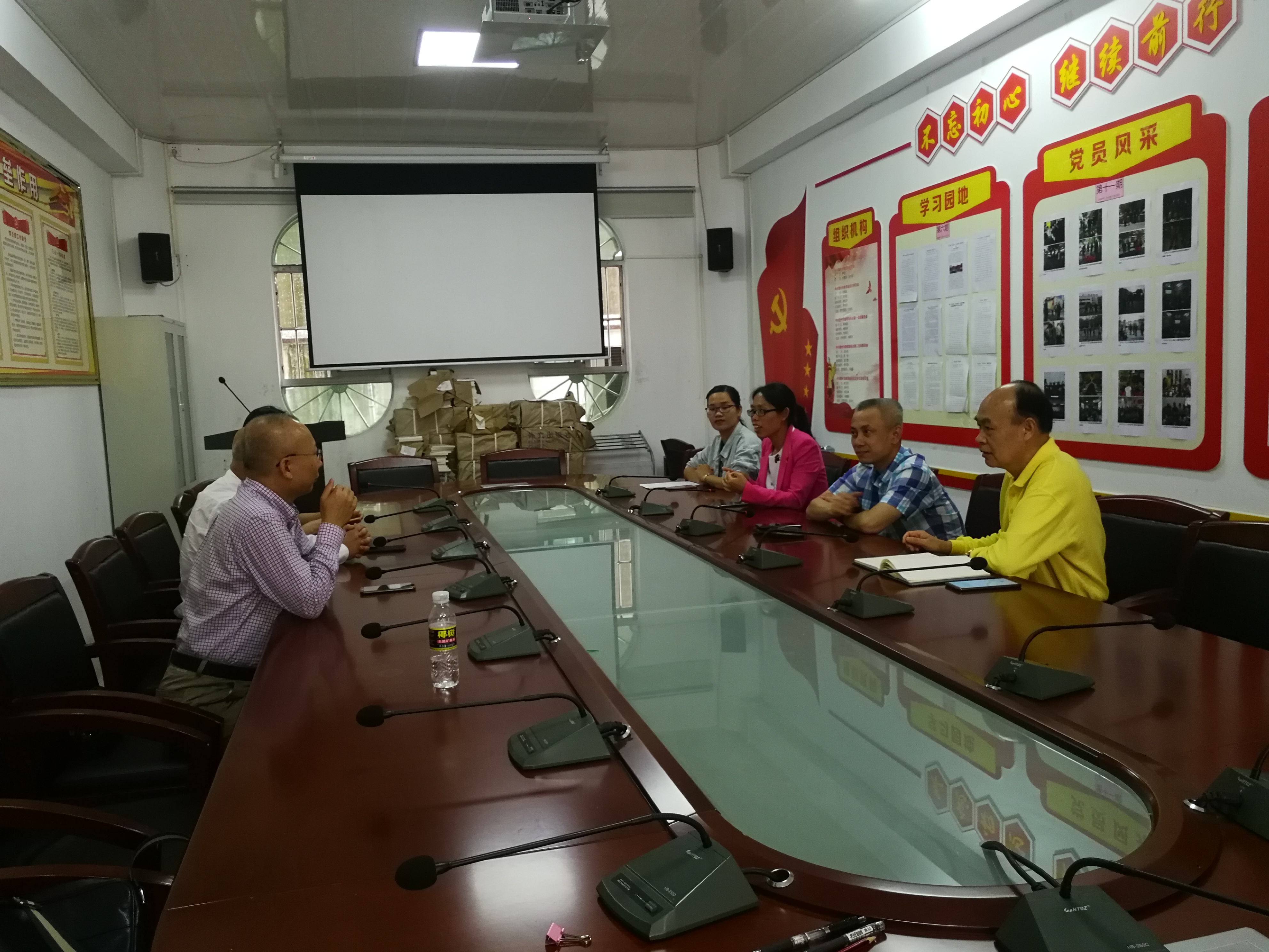 我校心理学院赴儋州市开展“儿童青少年心理健康教育”工作调研