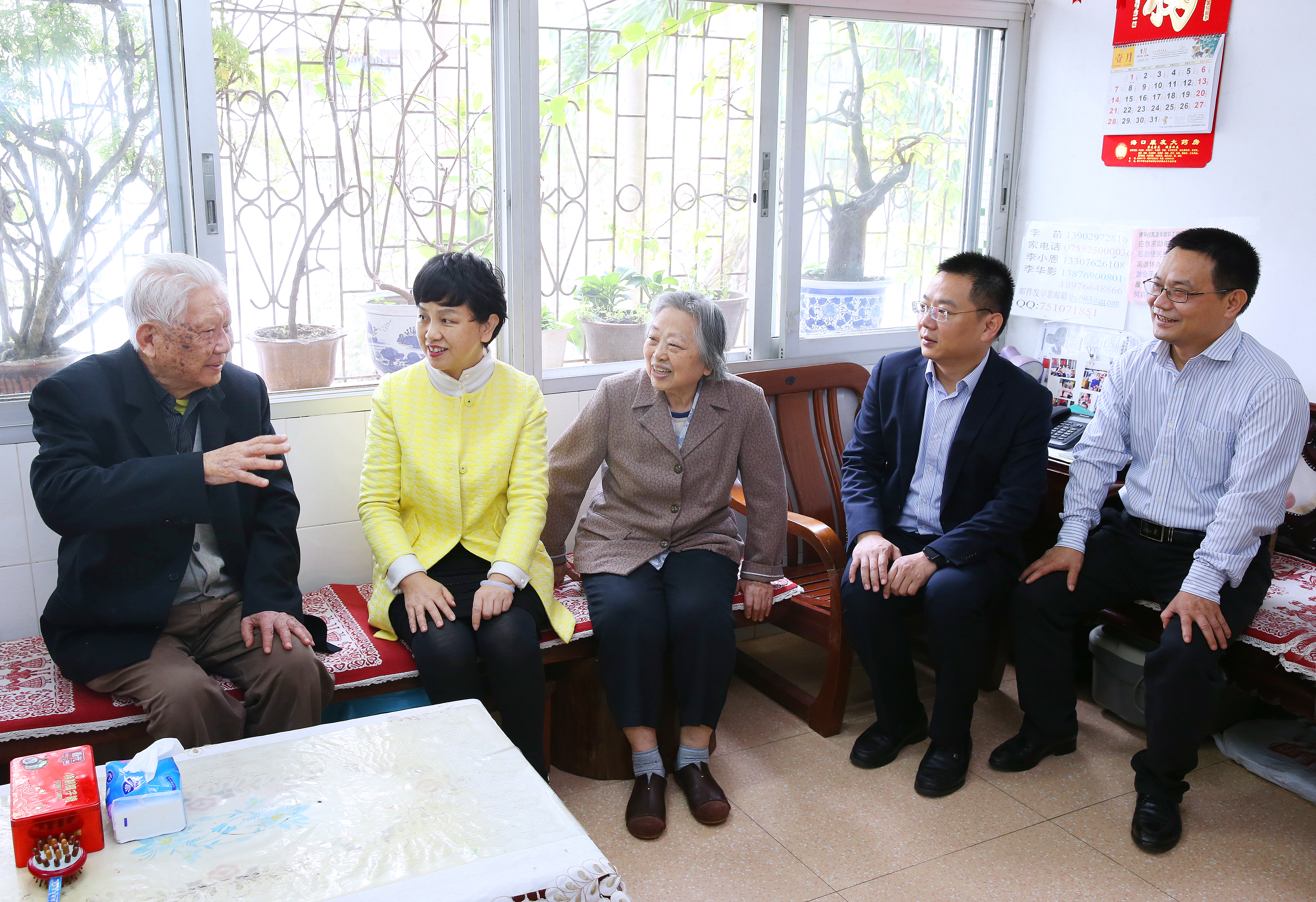 校领导走访慰问离、退休校领导、困难党员干部及教职工